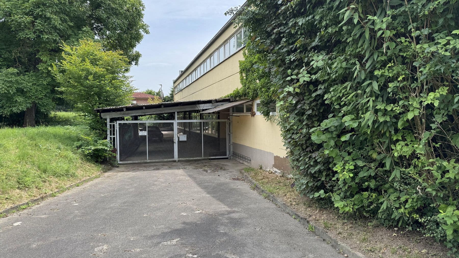 Prodej nebytového prostoru 6.330 m², Kämpfelbach, Bádensko-Württembersko Prodej nebytového prostoru 6.330 m², Kämpfelbach, Bádensko-Württembersko