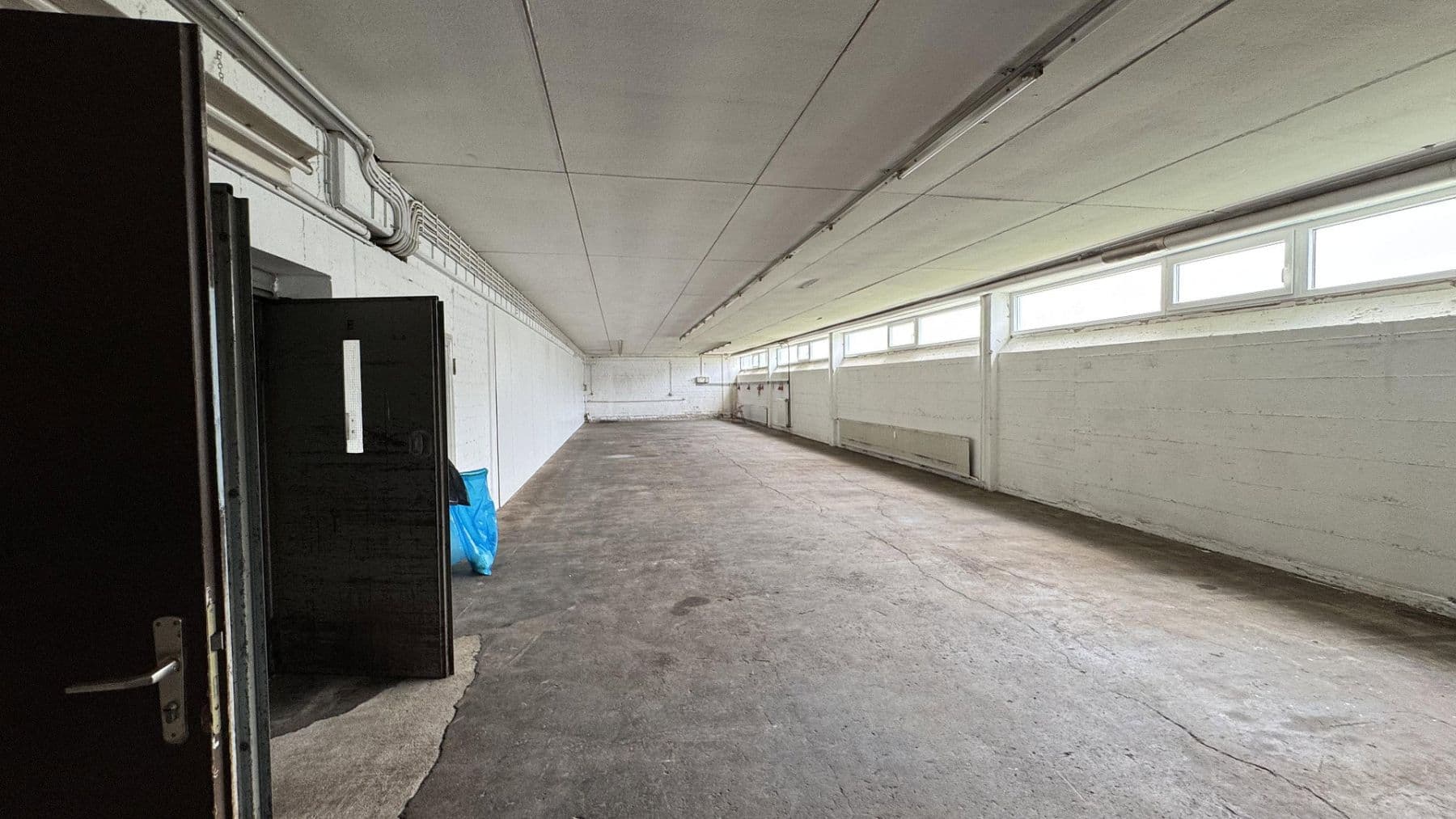 Prodej nebytového prostoru 6.330 m², Kämpfelbach, Bádensko-Württembersko Prodej nebytového prostoru 6.330 m², Kämpfelbach, Bádensko-Württembersko