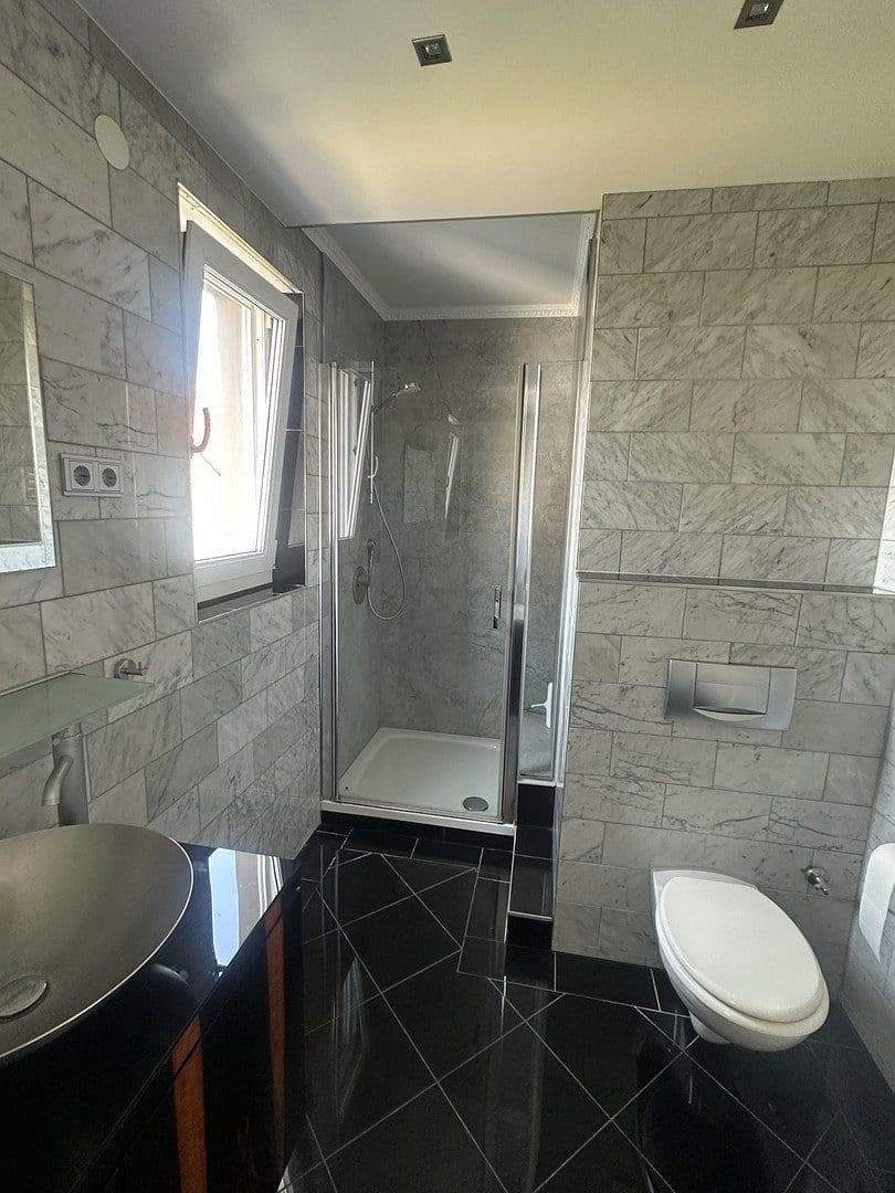 Pronájem bytu 3+1 95 m², Heilbronn, Bádensko-Württembersko Pronájem bytu 3+1 95 m², Heilbronn, Bádensko-Württembersko