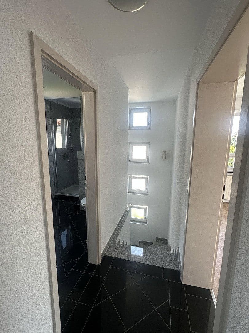 Pronájem bytu 3+1 95 m², Heilbronn, Bádensko-Württembersko Pronájem bytu 3+1 95 m², Heilbronn, Bádensko-Württembersko