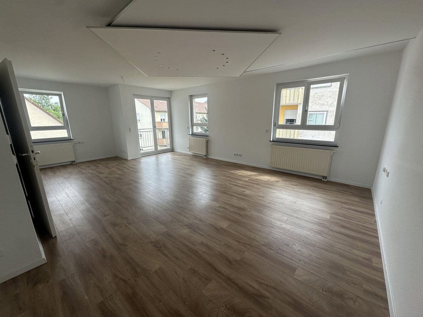 Pronájem bytu 3+1 95 m², Heilbronn, Bádensko-Württembersko Pronájem bytu 3+1 95 m², Heilbronn, Bádensko-Württembersko