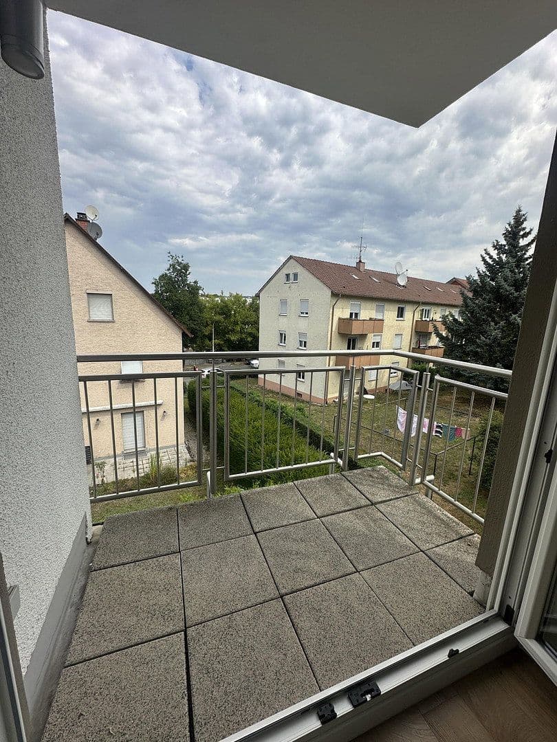 Pronájem bytu 3+1 95 m², Heilbronn, Bádensko-Württembersko Pronájem bytu 3+1 95 m², Heilbronn, Bádensko-Württembersko