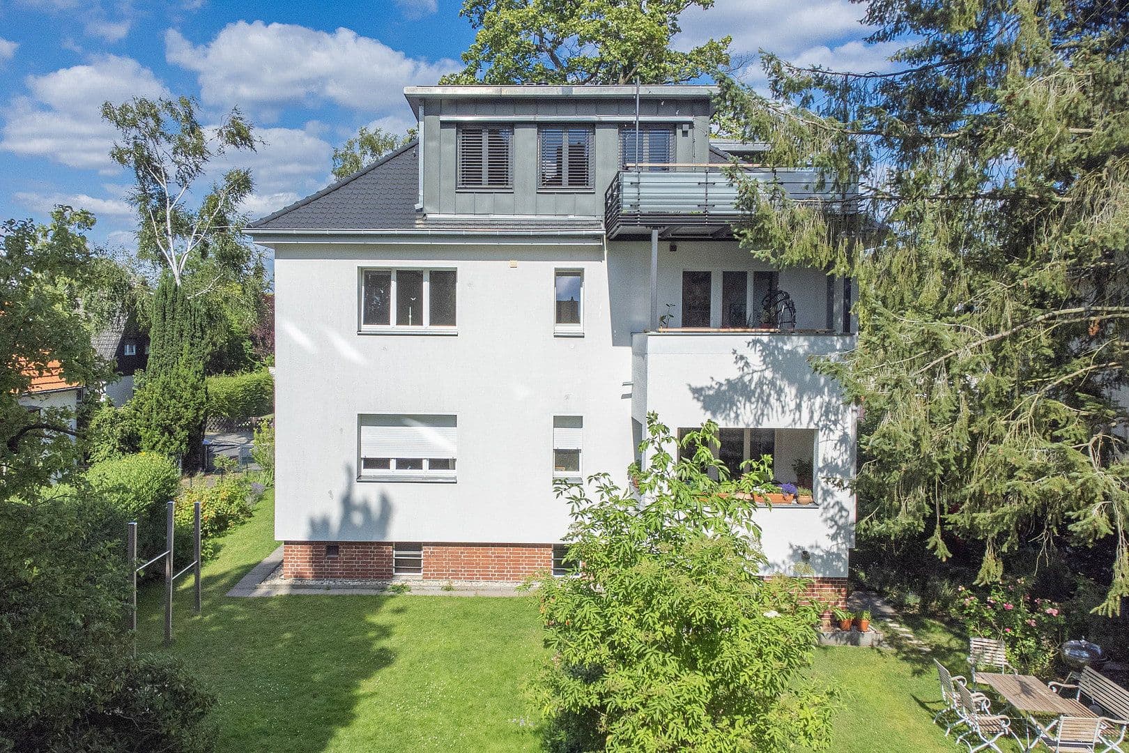 Prodej domu 255 m², pozemek 644 m², Berlin, Berlín Prodej domu 255 m², pozemek 644 m², Berlin, Berlín