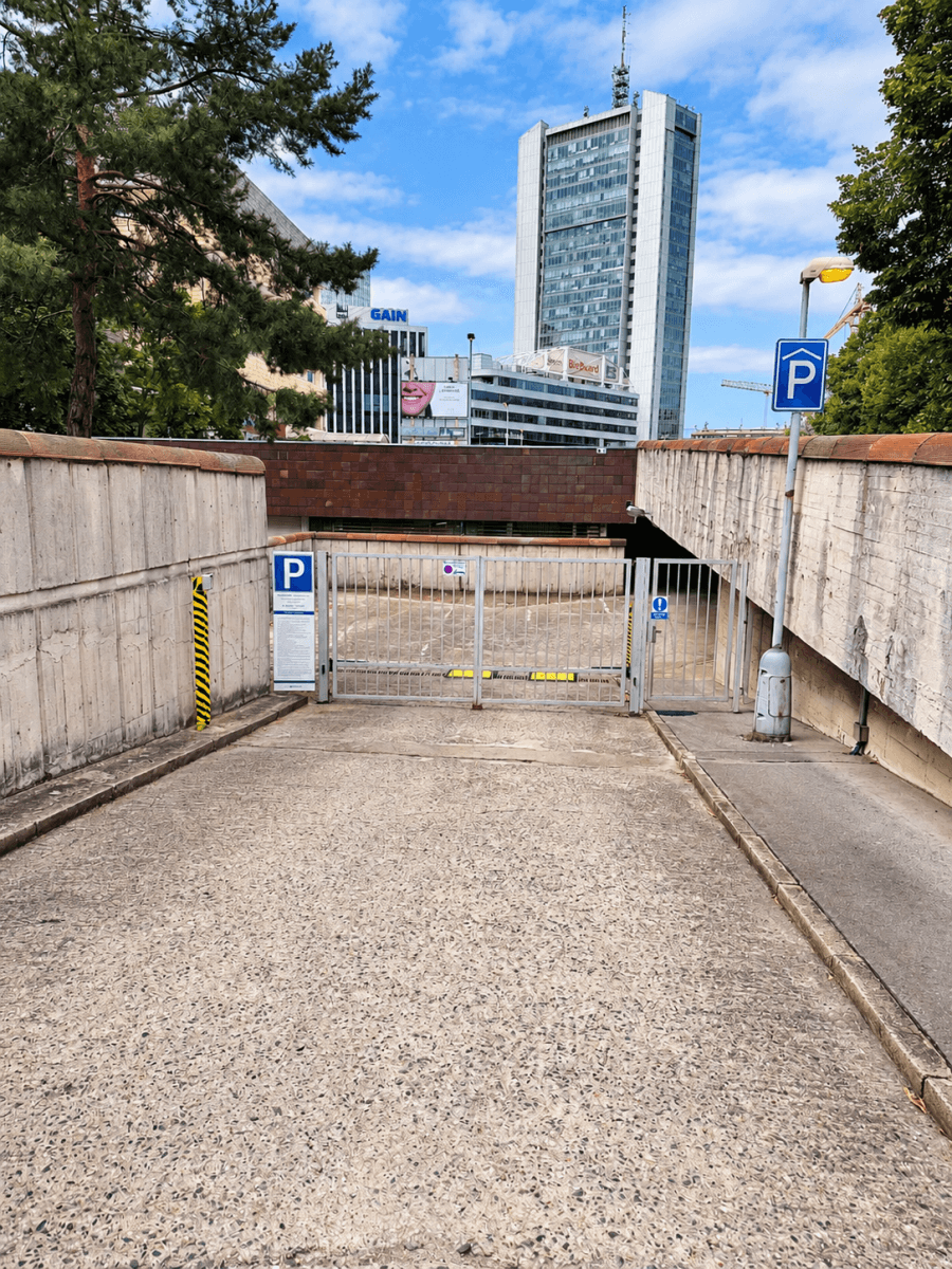 Pronájem garáže 14 m², Bystřická, Praha, Praha Pronájem garáže 14 m², Bystřická, Praha, Praha