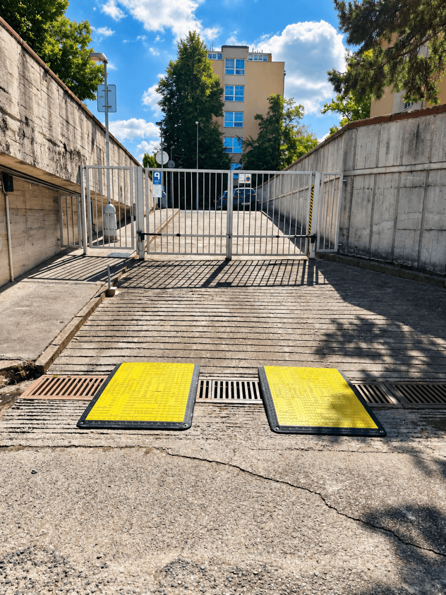 Pronájem garáže 14 m², Bystřická, Praha, Praha Pronájem garáže 14 m², Bystřická, Praha, Praha