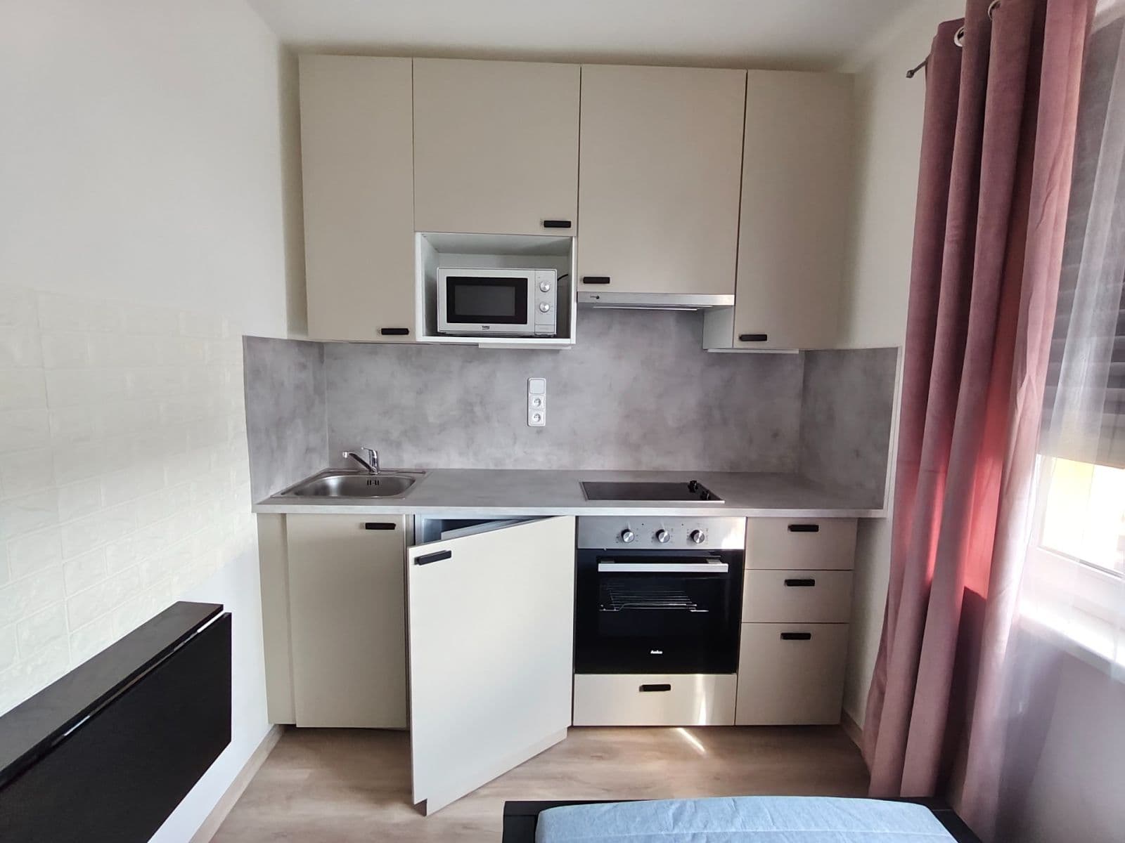 Pronájem bytu Garsoniéra 15 m², Jasmínová, Praha, Praha Pronájem bytu Garsoniéra 15 m², Jasmínová, Praha, Praha