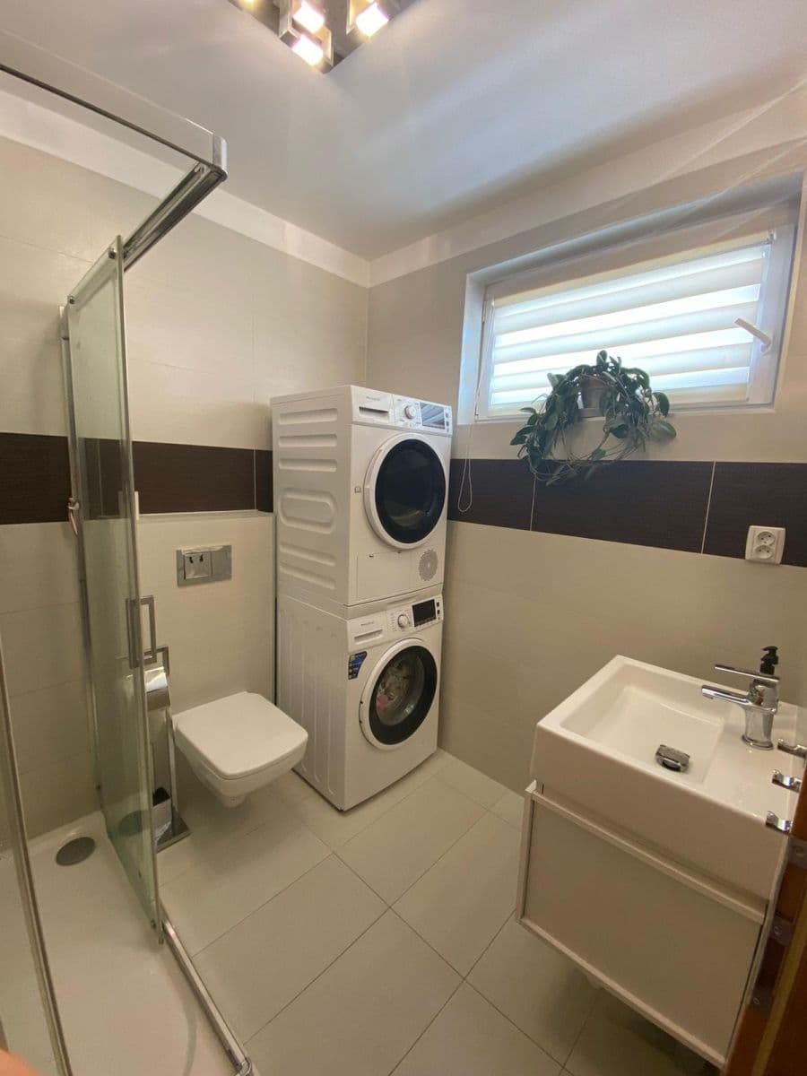 Pronájem domu 104 m², pozemek 190 m², Janáčkova, Jinočany, Středočeský kraj Pronájem domu 104 m², pozemek 190 m², Janáčkova, Jinočany, Středočeský kraj