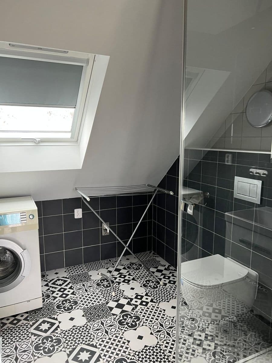Pronájem bytu 1+kk 40 m², U Svodnice, Praha, Praha Pronájem bytu 1+kk 40 m², U Svodnice, Praha, Praha
