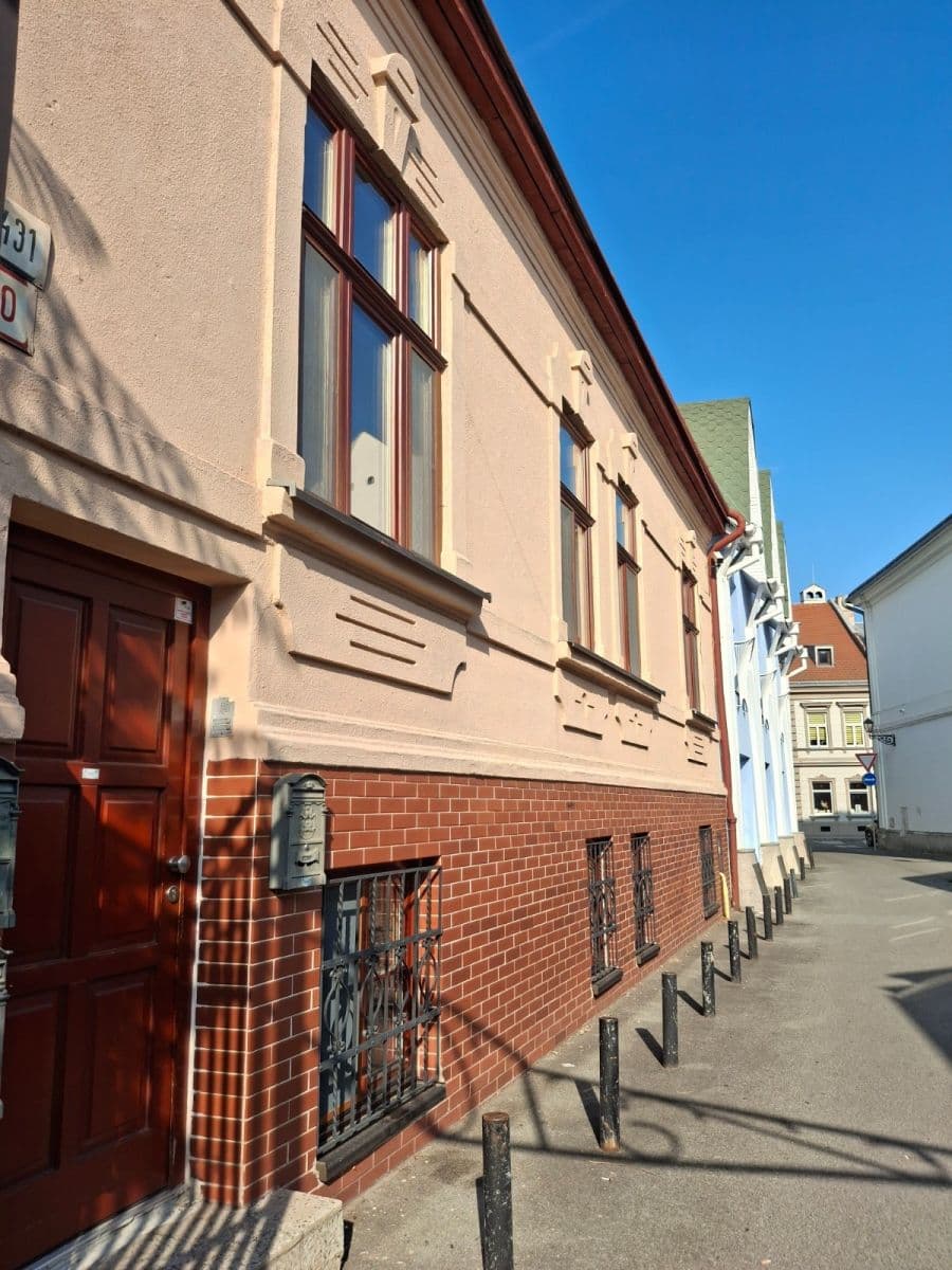 Pronájem bytu 2+1 43 m², Mäsiarska, Košice - mestská časť Staré Mesto, Košický kraj Pronájem bytu 2+1 43 m², Mäsiarska, Košice - mestská časť Staré Mesto, Košický kraj