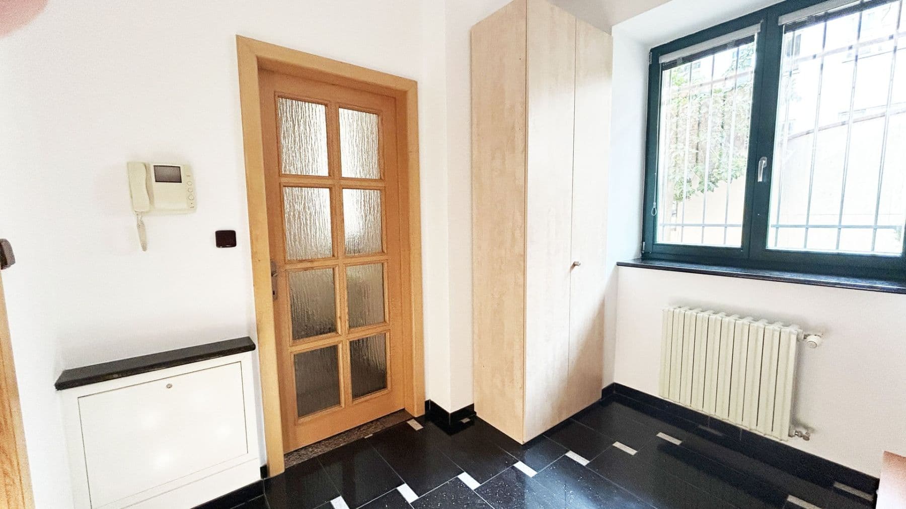 Pronájem bytu 1+kk 35 m², Pravá, Praha, Praha Pronájem bytu 1+kk 35 m², Pravá, Praha, Praha