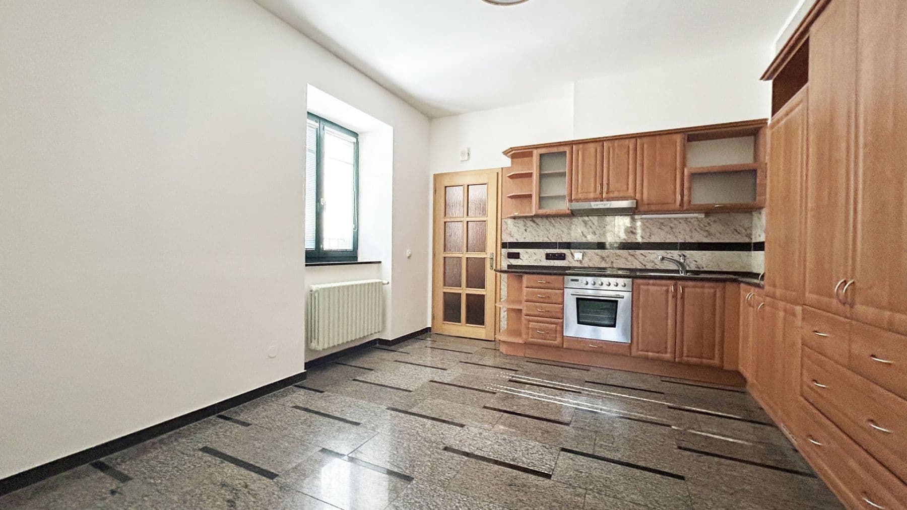 Pronájem bytu 1+kk 35 m², Pravá, Praha, Praha Pronájem bytu 1+kk 35 m², Pravá, Praha, Praha