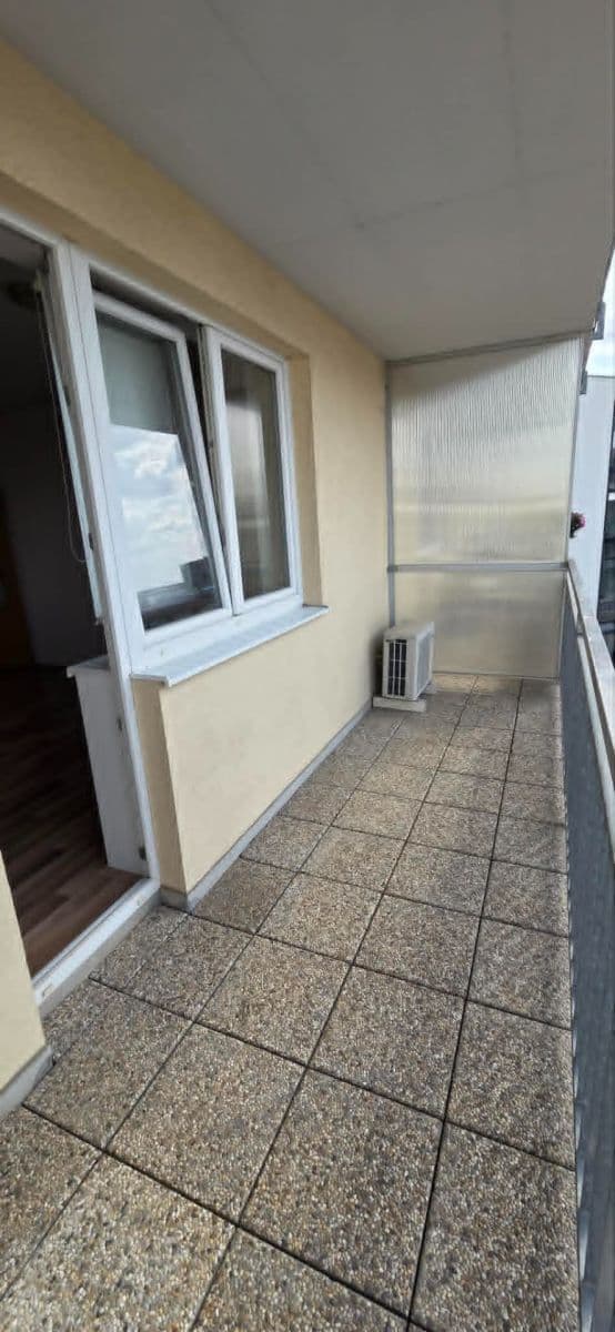 Pronájem bytu 1+kk 33 m², Goldscheiderova, Plzeň, Plzeňský kraj Pronájem bytu 1+kk 33 m², Goldscheiderova, Plzeň, Plzeňský kraj