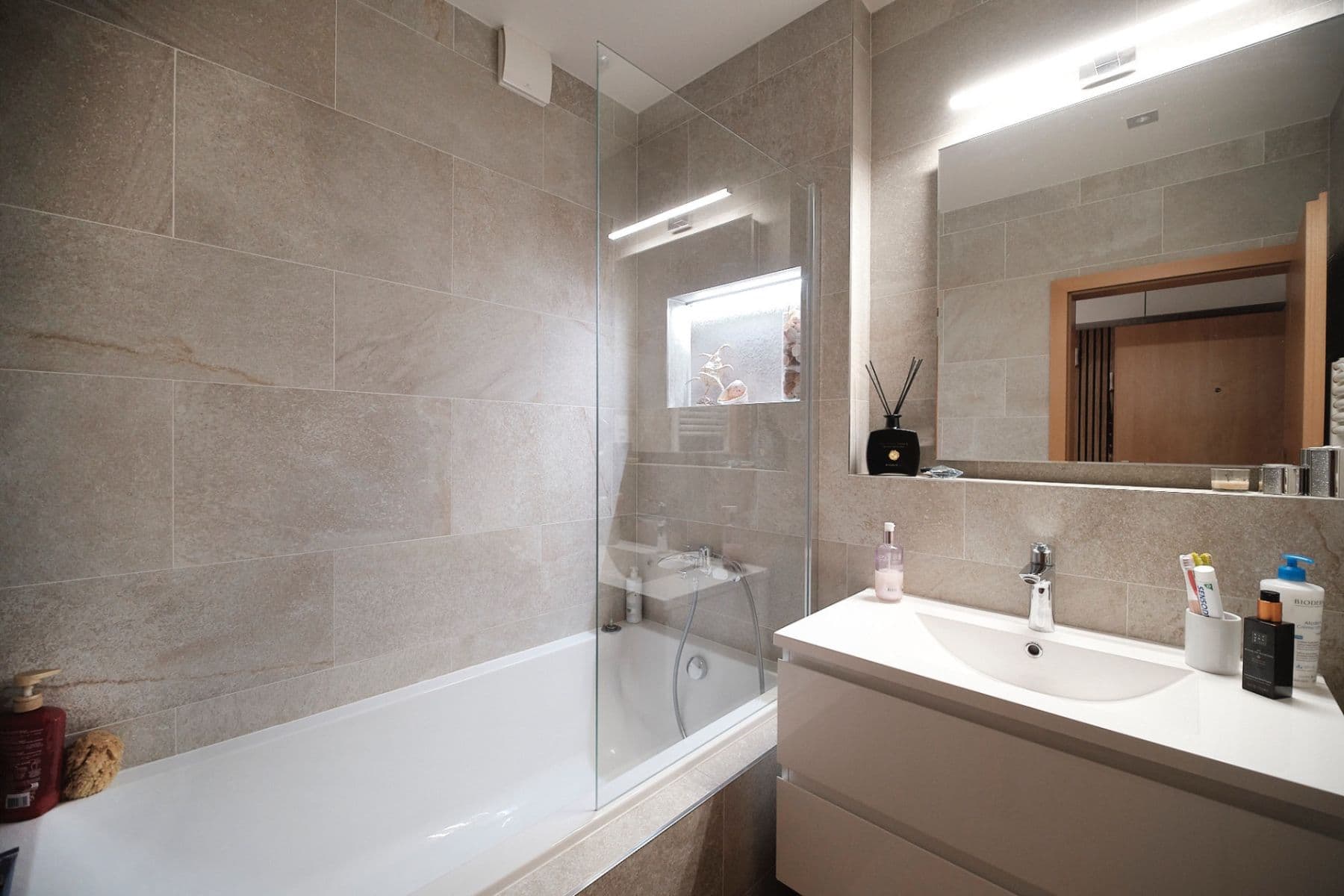Pronájem bytu 2+kk 84 m², V Háji, Praha, Praha Pronájem bytu 2+kk 84 m², V Háji, Praha, Praha