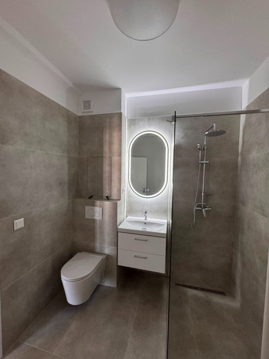 Pronájem bytu Garsoniéra 16 m², Račianska, Nové Mesto, Bratislavský kraj Pronájem bytu Garsoniéra 16 m², Račianska, Nové Mesto, Bratislavský kraj