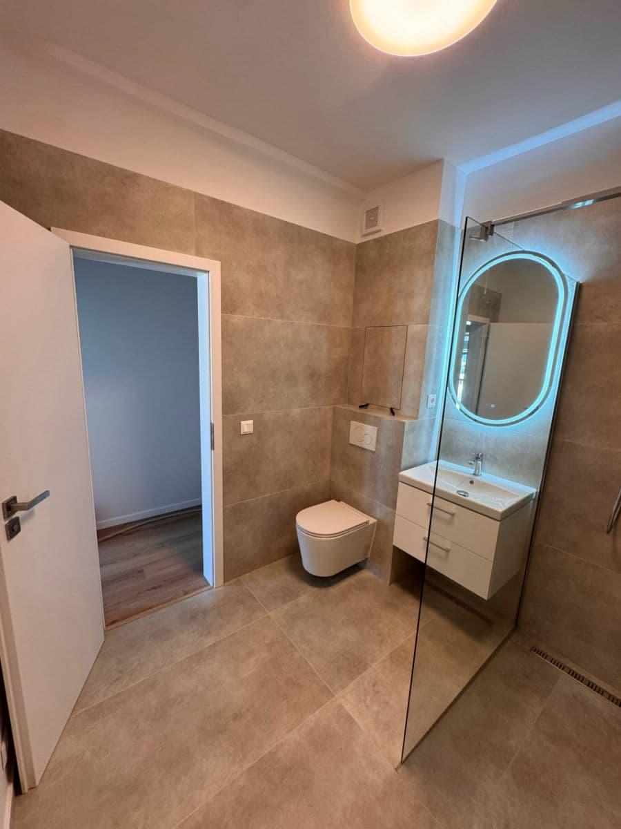 Pronájem bytu Garsoniéra 16 m², Račianska, Nové Mesto, Bratislavský kraj Pronájem bytu Garsoniéra 16 m², Račianska, Nové Mesto, Bratislavský kraj