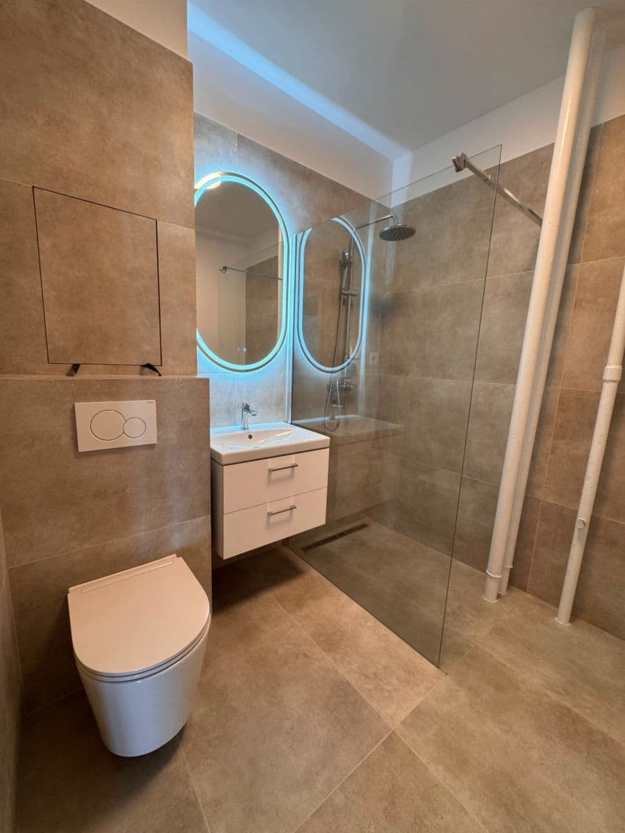 Pronájem bytu Garsoniéra 16 m², Račianska, Nové Mesto, Bratislavský kraj Pronájem bytu Garsoniéra 16 m², Račianska, Nové Mesto, Bratislavský kraj