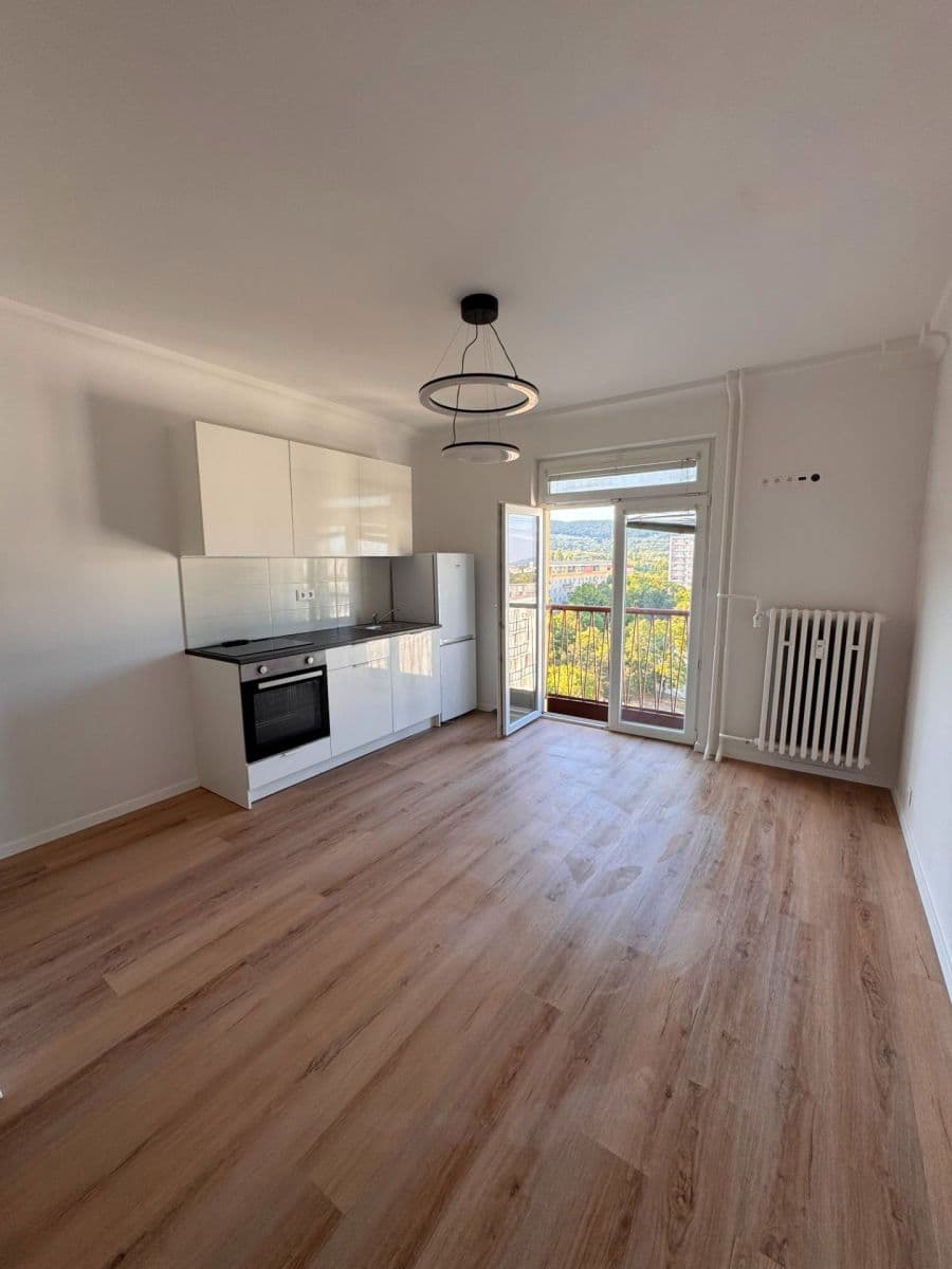 Pronájem bytu Garsoniéra 16 m², Račianska, Nové Mesto, Bratislavský kraj Pronájem bytu Garsoniéra 16 m², Račianska, Nové Mesto, Bratislavský kraj