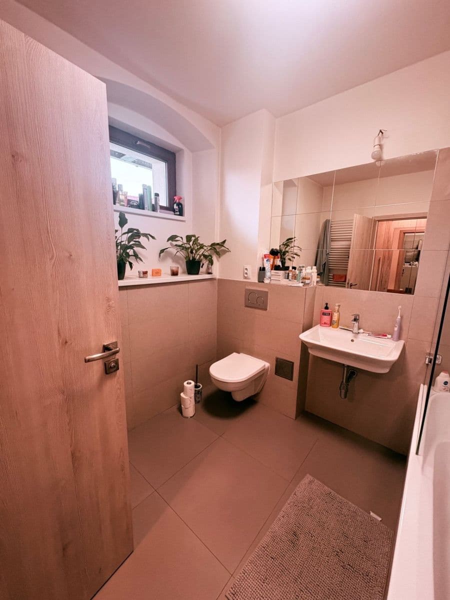 Pronájem bytu 1+kk 46 m², Květoslava Mašity, Všenory, Středočeský kraj Pronájem bytu 1+kk 46 m², Květoslava Mašity, Všenory, Středočeský kraj