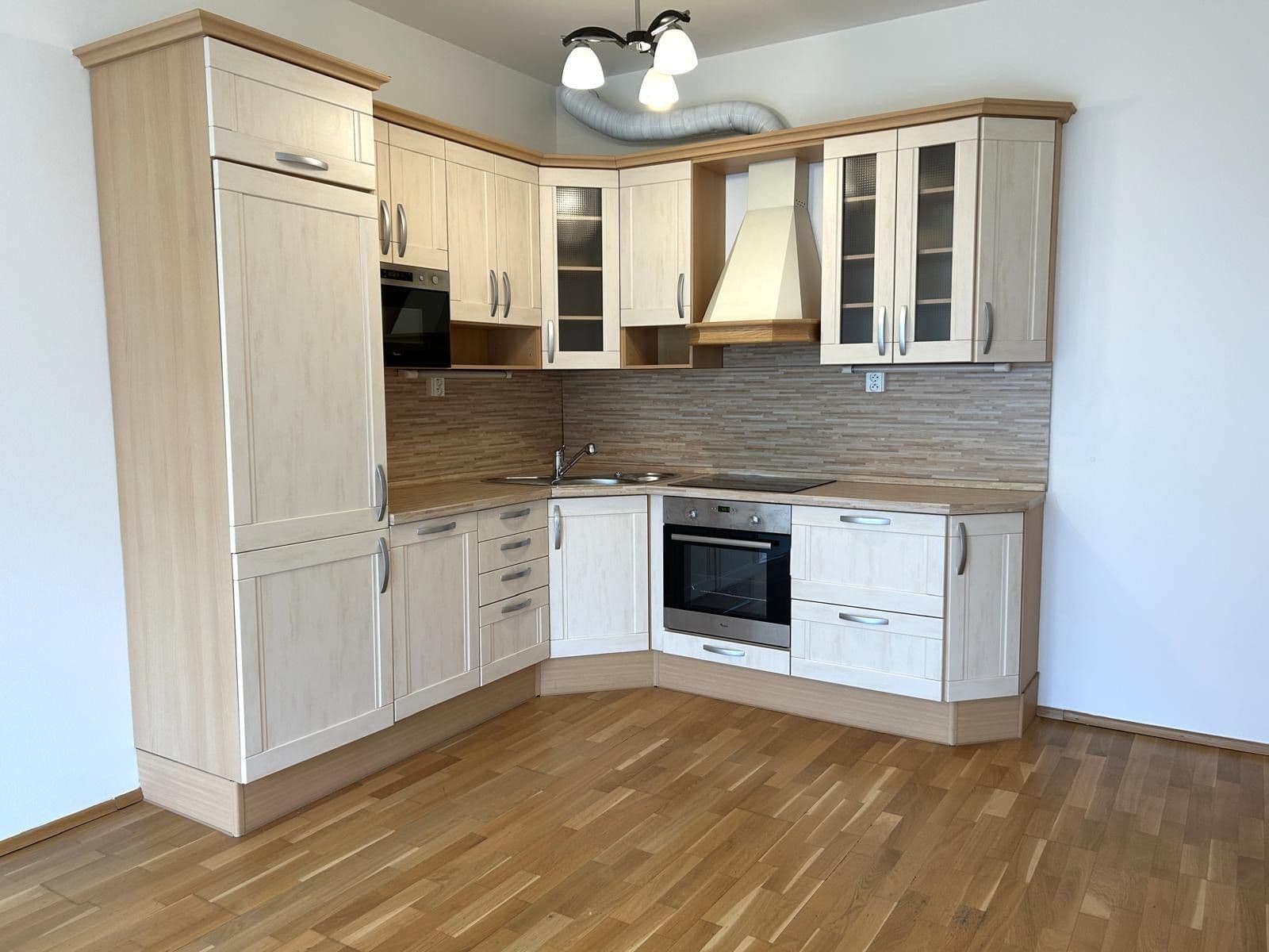 Pronájem bytu 2+kk 68 m², Korunní, Praha, Praha Pronájem bytu 2+kk 68 m², Korunní, Praha, Praha