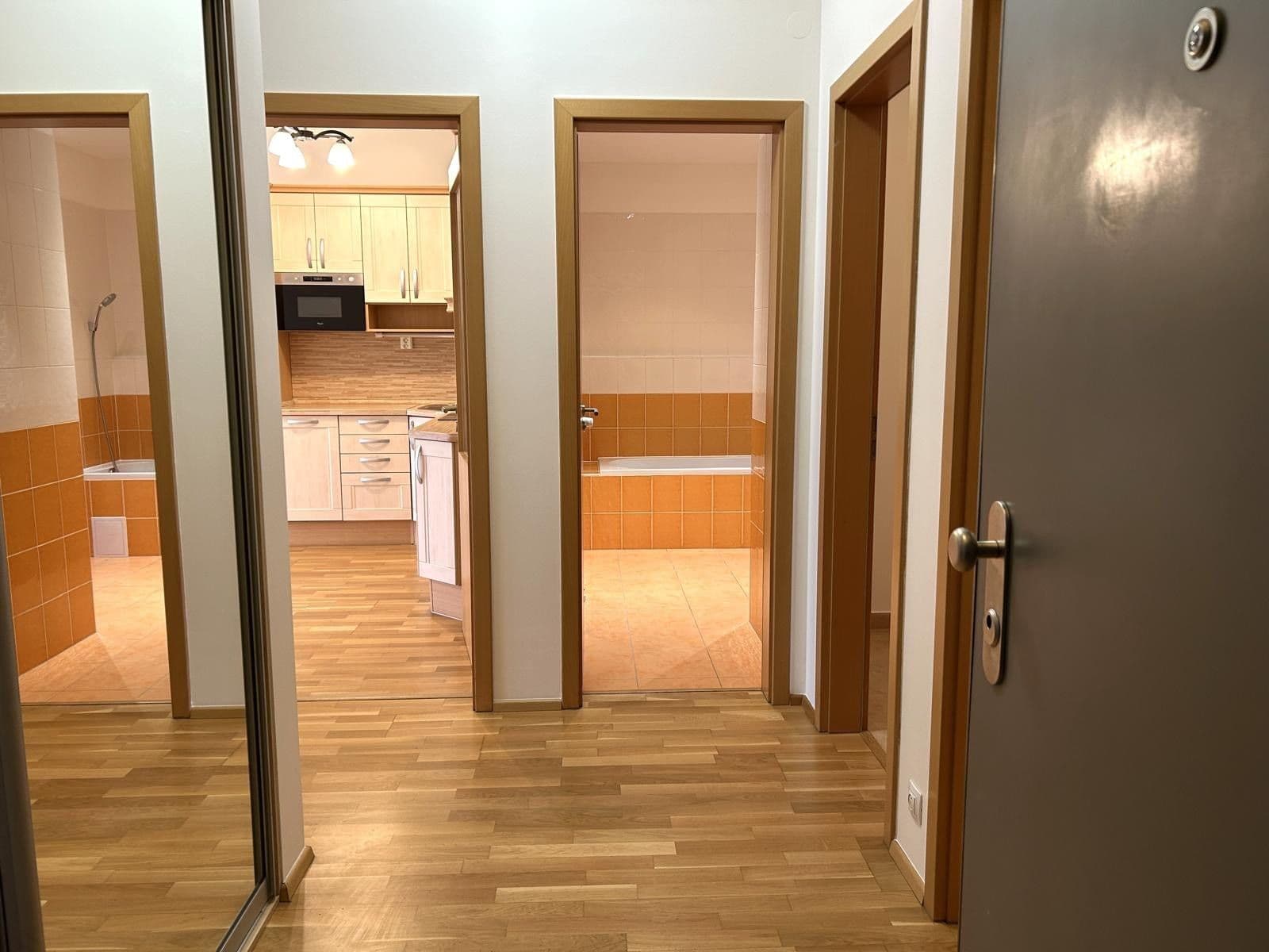 Pronájem bytu 2+kk 68 m², Korunní, Praha, Praha Pronájem bytu 2+kk 68 m², Korunní, Praha, Praha