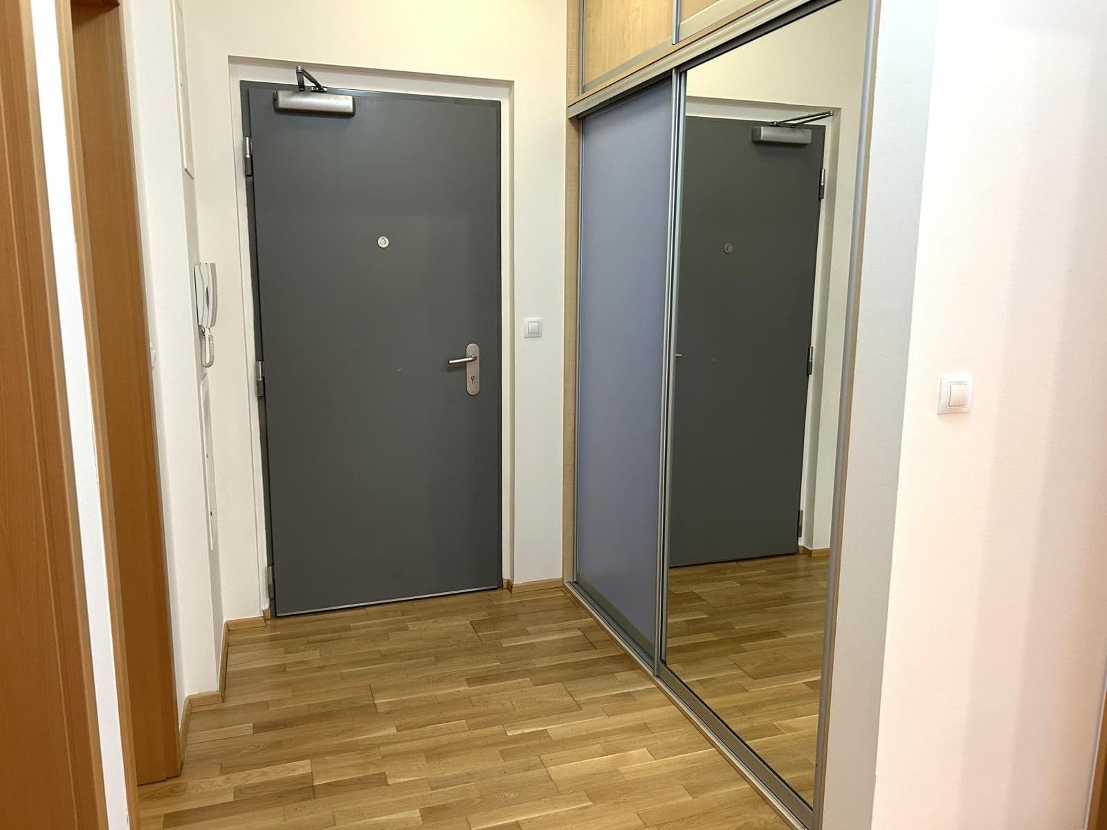 Pronájem bytu 2+kk 68 m², Korunní, Praha, Praha Pronájem bytu 2+kk 68 m², Korunní, Praha, Praha