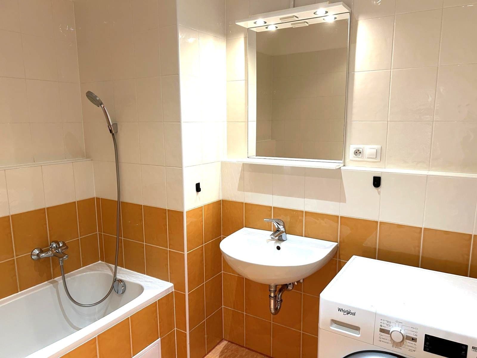 Pronájem bytu 2+kk 68 m², Korunní, Praha, Praha Pronájem bytu 2+kk 68 m², Korunní, Praha, Praha