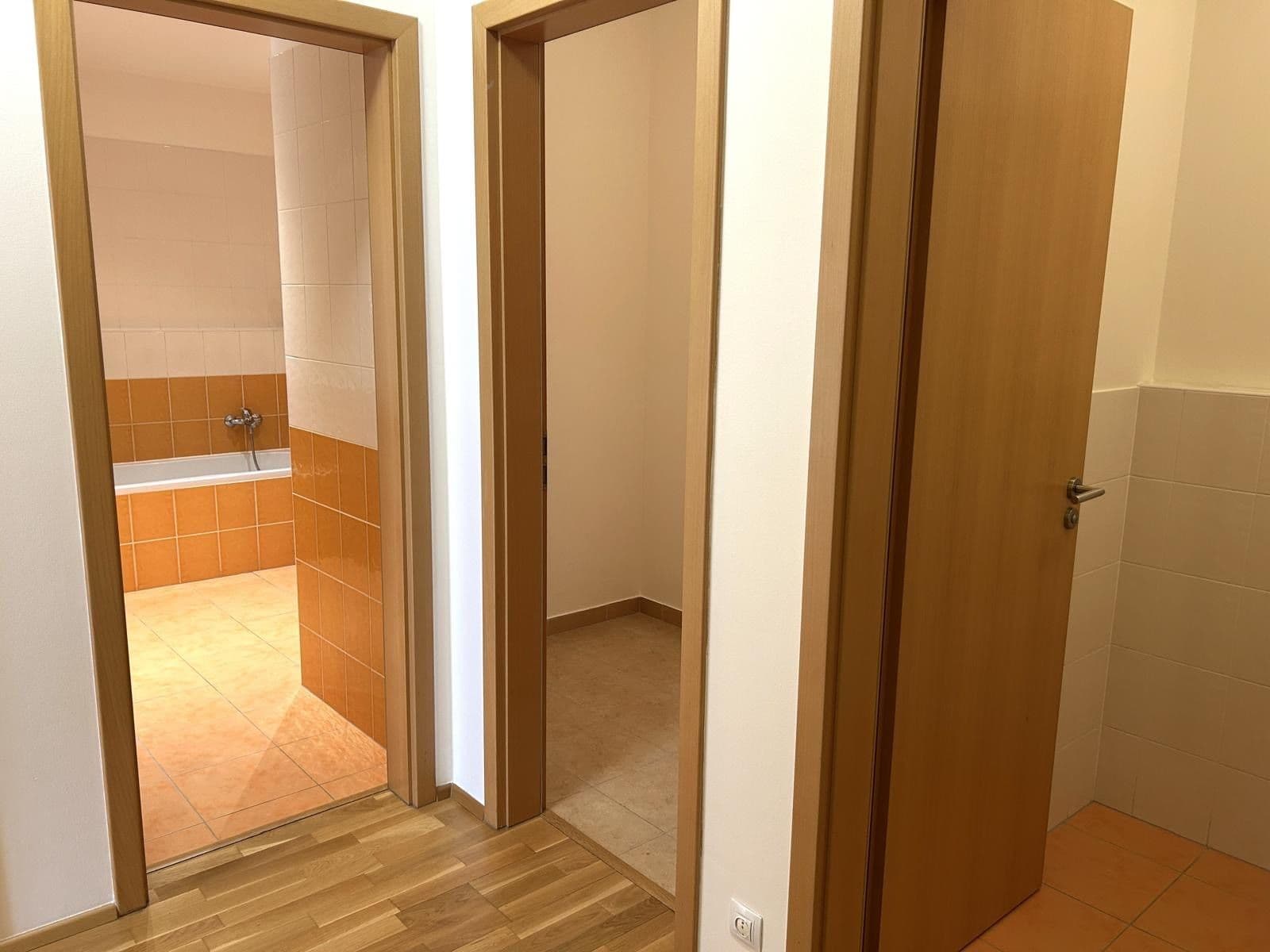 Pronájem bytu 2+kk 68 m², Korunní, Praha, Praha Pronájem bytu 2+kk 68 m², Korunní, Praha, Praha