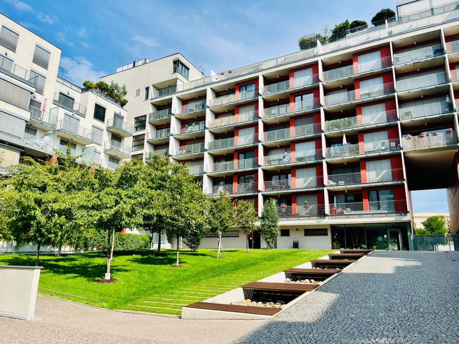 Pronájem bytu 2+kk 68 m², Korunní, Praha, Praha Pronájem bytu 2+kk 68 m², Korunní, Praha, Praha