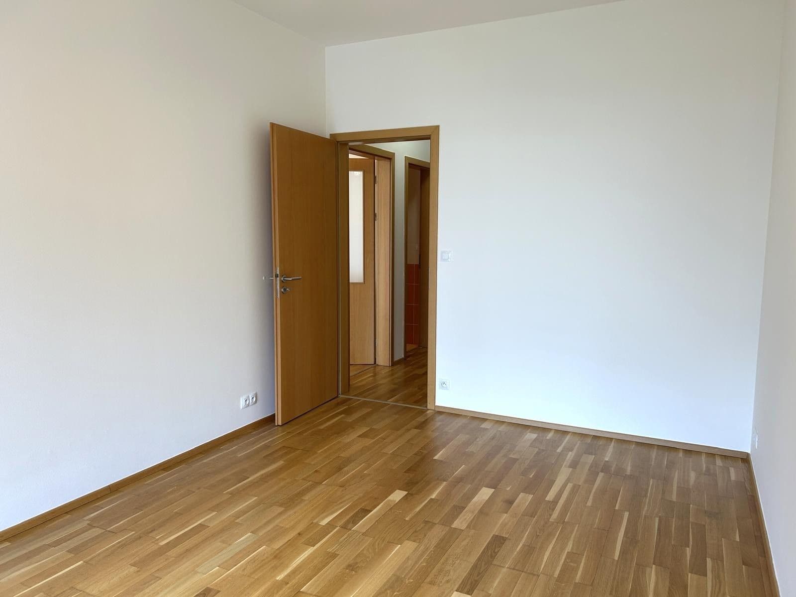 Pronájem bytu 2+kk 68 m², Korunní, Praha, Praha Pronájem bytu 2+kk 68 m², Korunní, Praha, Praha