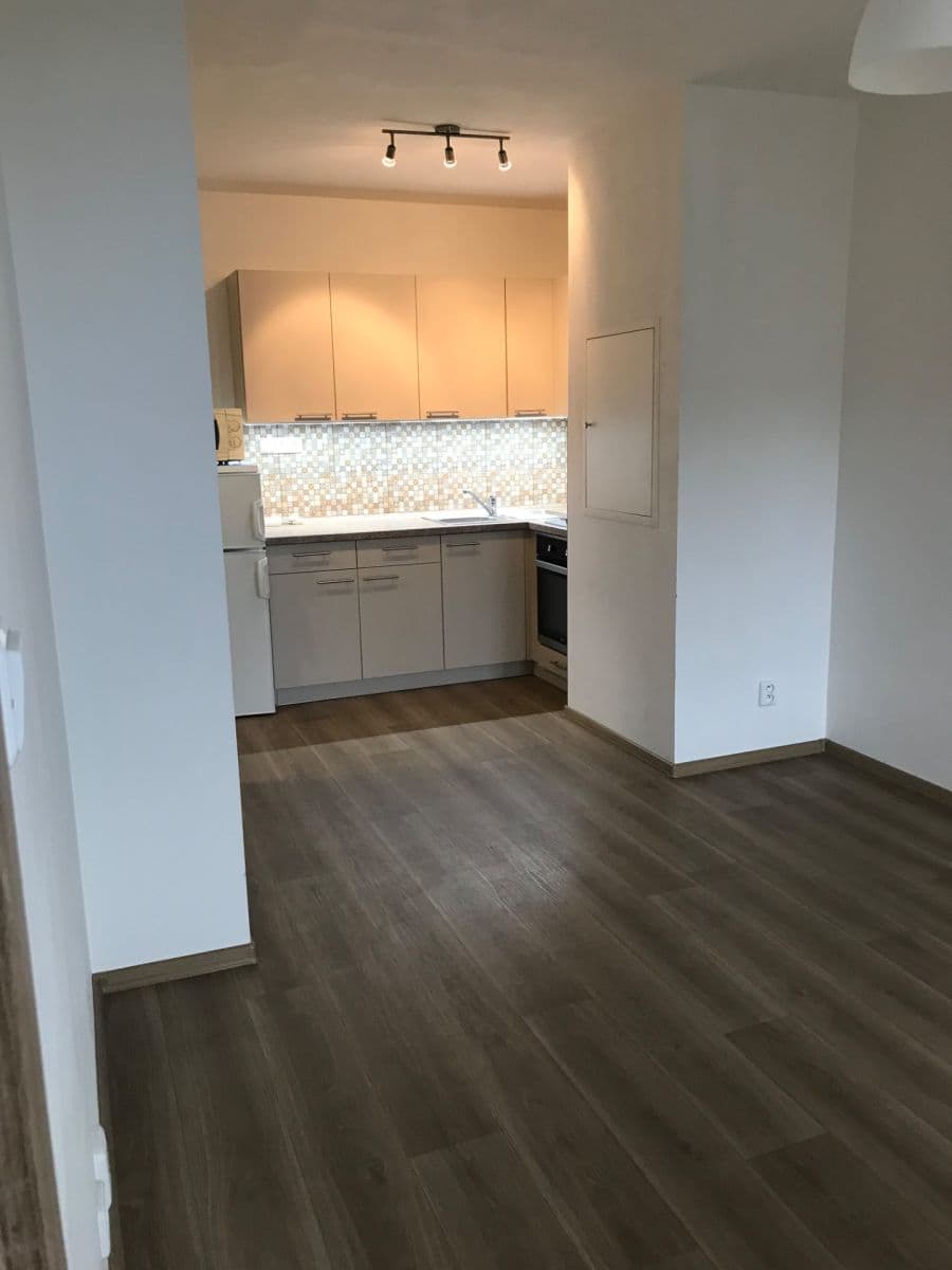 Pronájem bytu 2+kk 40 m², Pšenčíkova, Praha, Praha Pronájem bytu 2+kk 40 m², Pšenčíkova, Praha, Praha