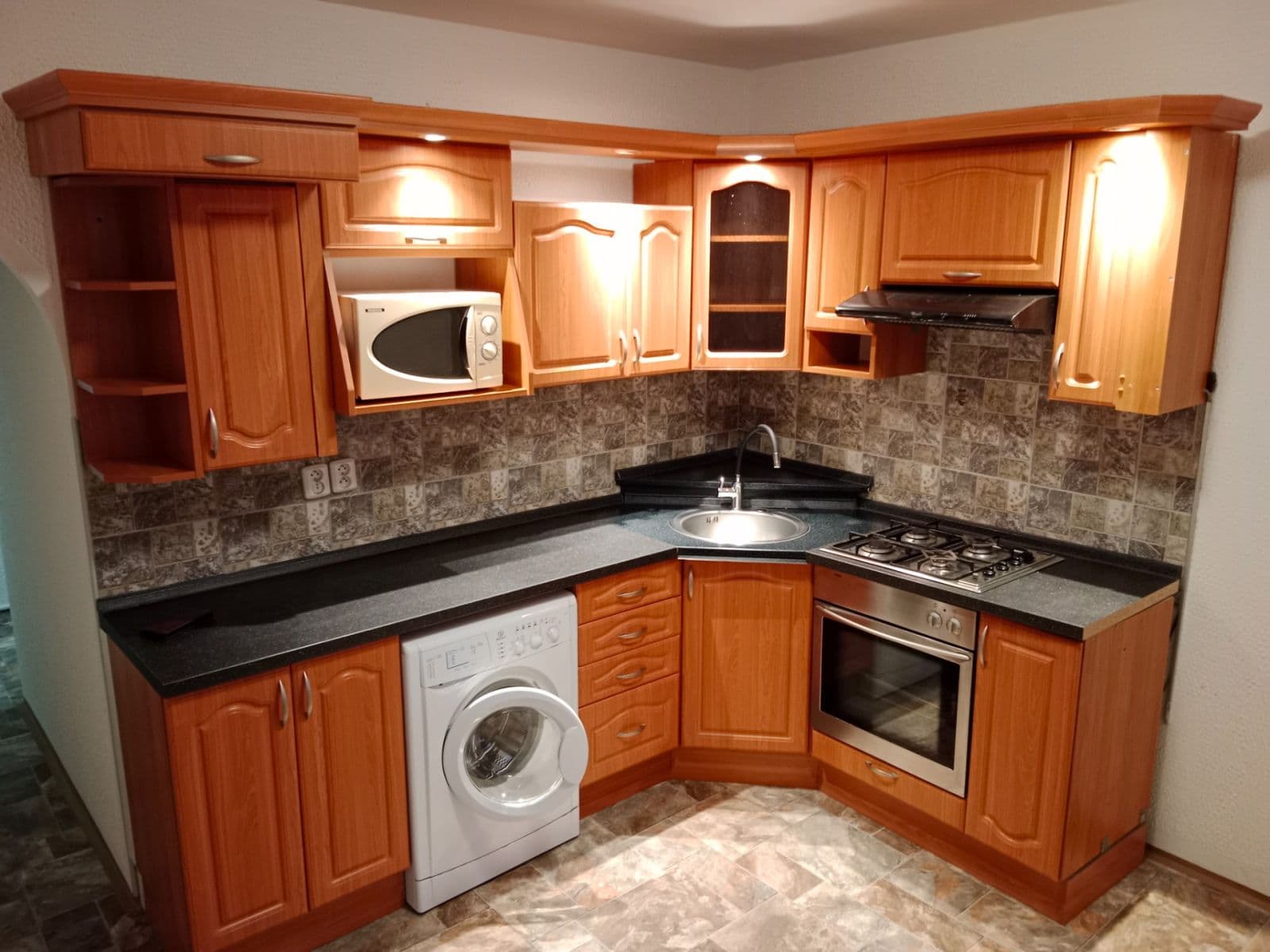 Prodej bytu 2+1 64 m², Ahepjukova, Ostrava, Moravskoslezský kraj Prodej bytu 2+1 64 m², Ahepjukova, Ostrava, Moravskoslezský kraj