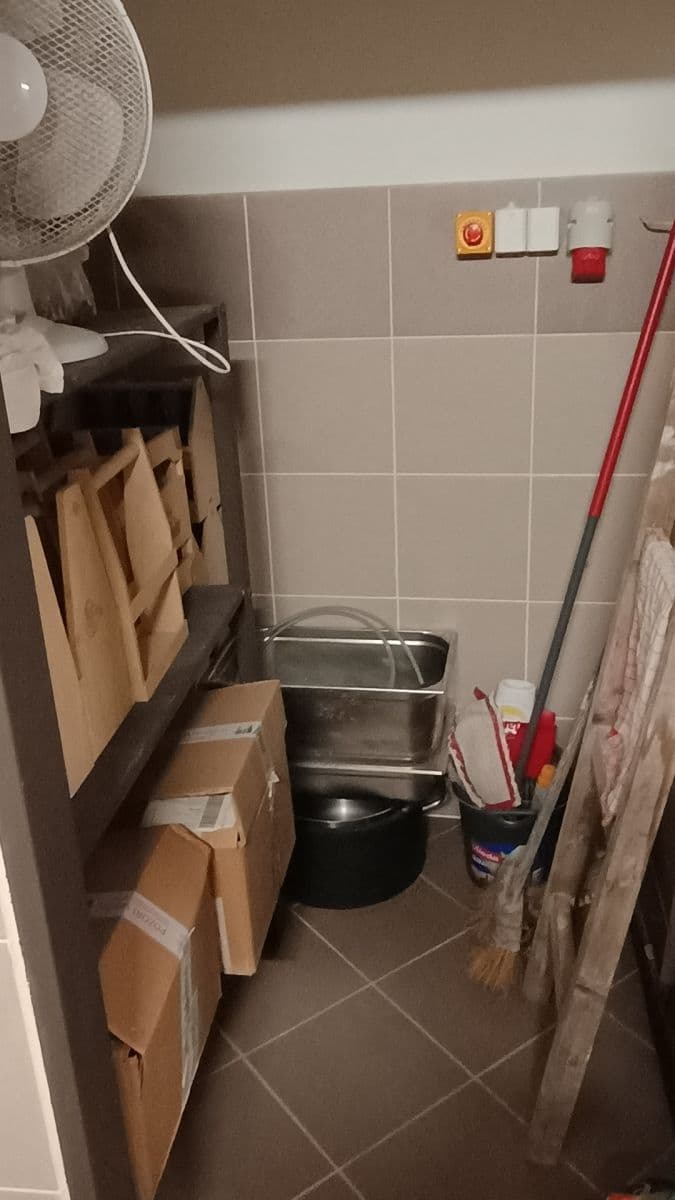Pronájem nebytového prostoru 21 m², K Libuši, Praha, Praha Pronájem nebytového prostoru 21 m², K Libuši, Praha, Praha