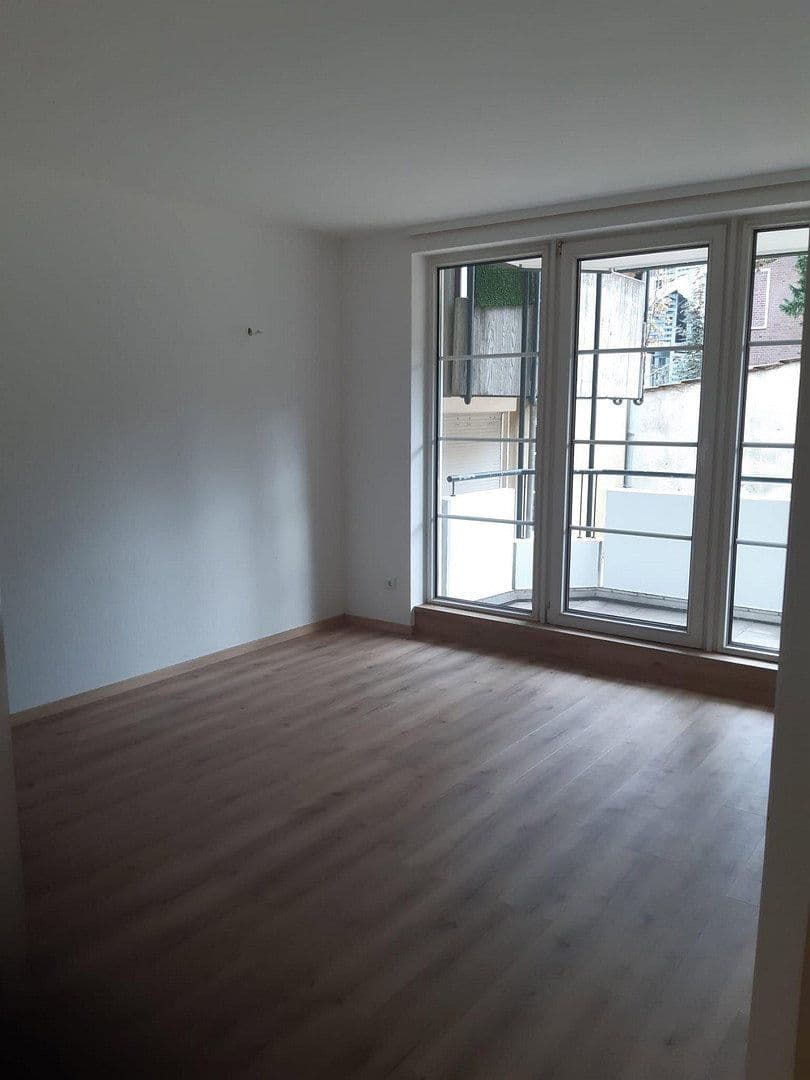 Pronájem bytu 2+1 40 m², Am Schloß Broich 15, Mülheim an der Ruhr, Severní Porýní-Vestfálsko Pronájem bytu 2+1 40 m², Am Schloß Broich 15, Mülheim an der Ruhr, Severní Porýní-Vestfálsko