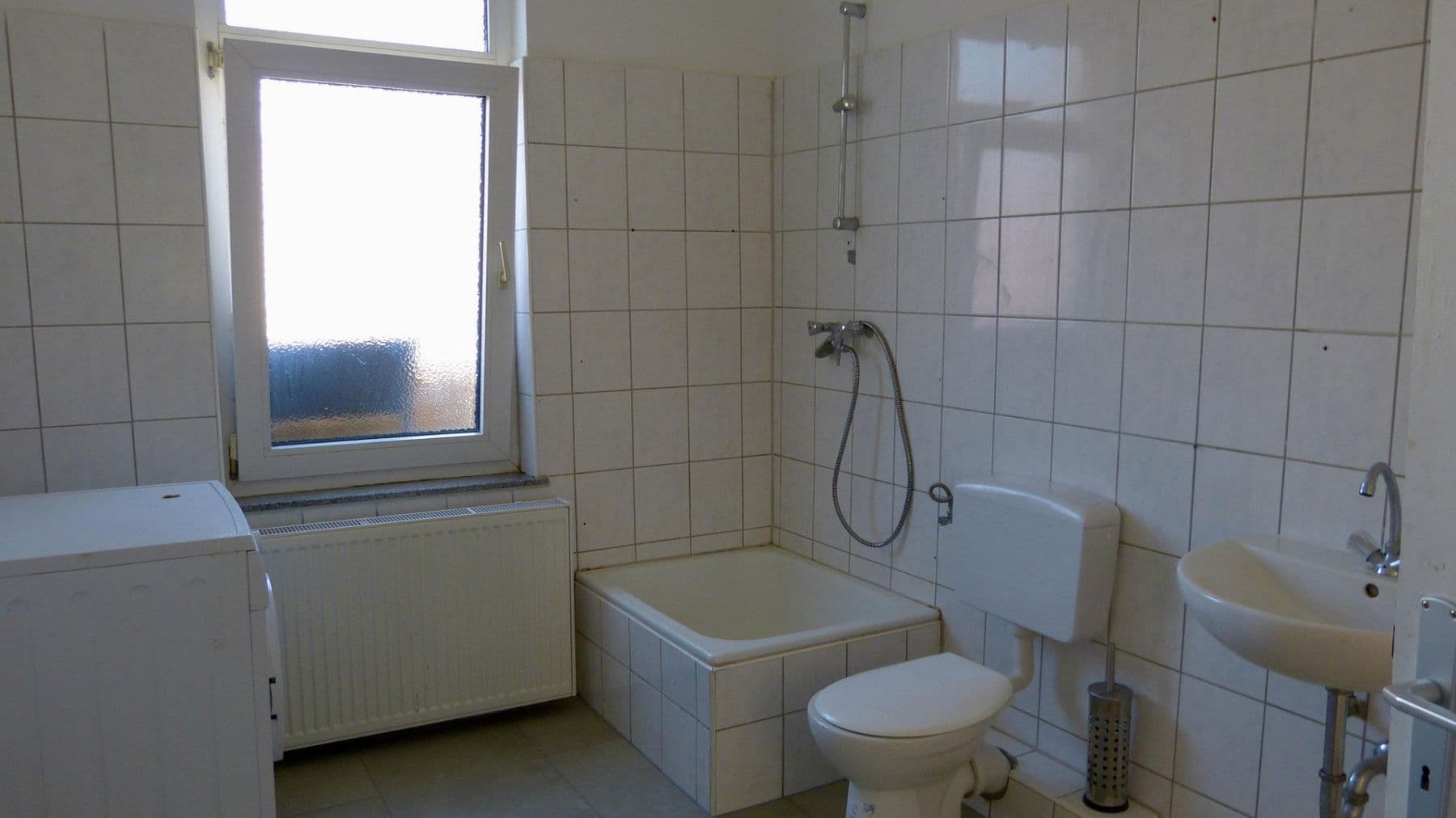 Pronájem bytu 2+1 47 m², Adolfstraße 16, Bremerhaven, Bremen Pronájem bytu 2+1 47 m², Adolfstraße 16, Bremerhaven, Bremen