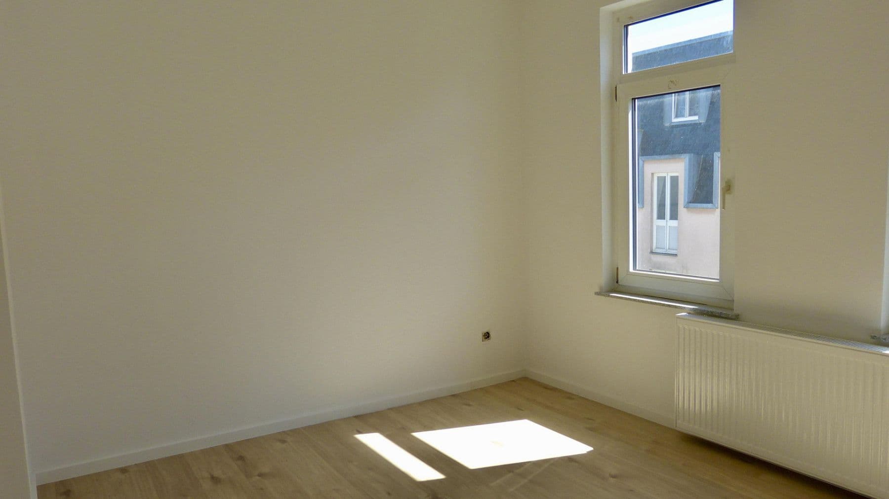 Pronájem bytu 2+1 47 m², Adolfstraße 16, Bremerhaven, Bremen Pronájem bytu 2+1 47 m², Adolfstraße 16, Bremerhaven, Bremen