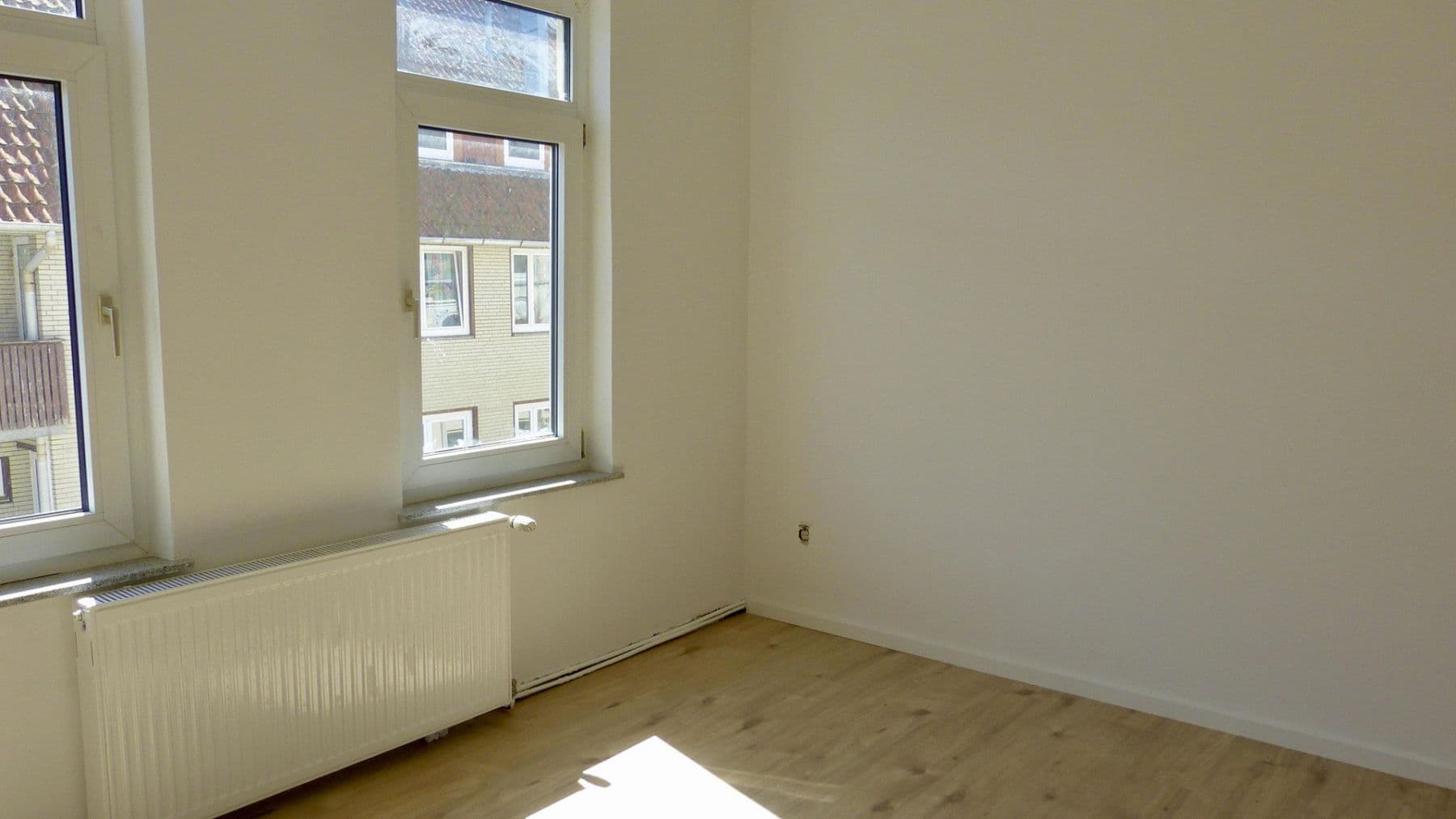 Pronájem bytu 2+1 47 m², Adolfstraße 16, Bremerhaven, Bremen Pronájem bytu 2+1 47 m², Adolfstraße 16, Bremerhaven, Bremen