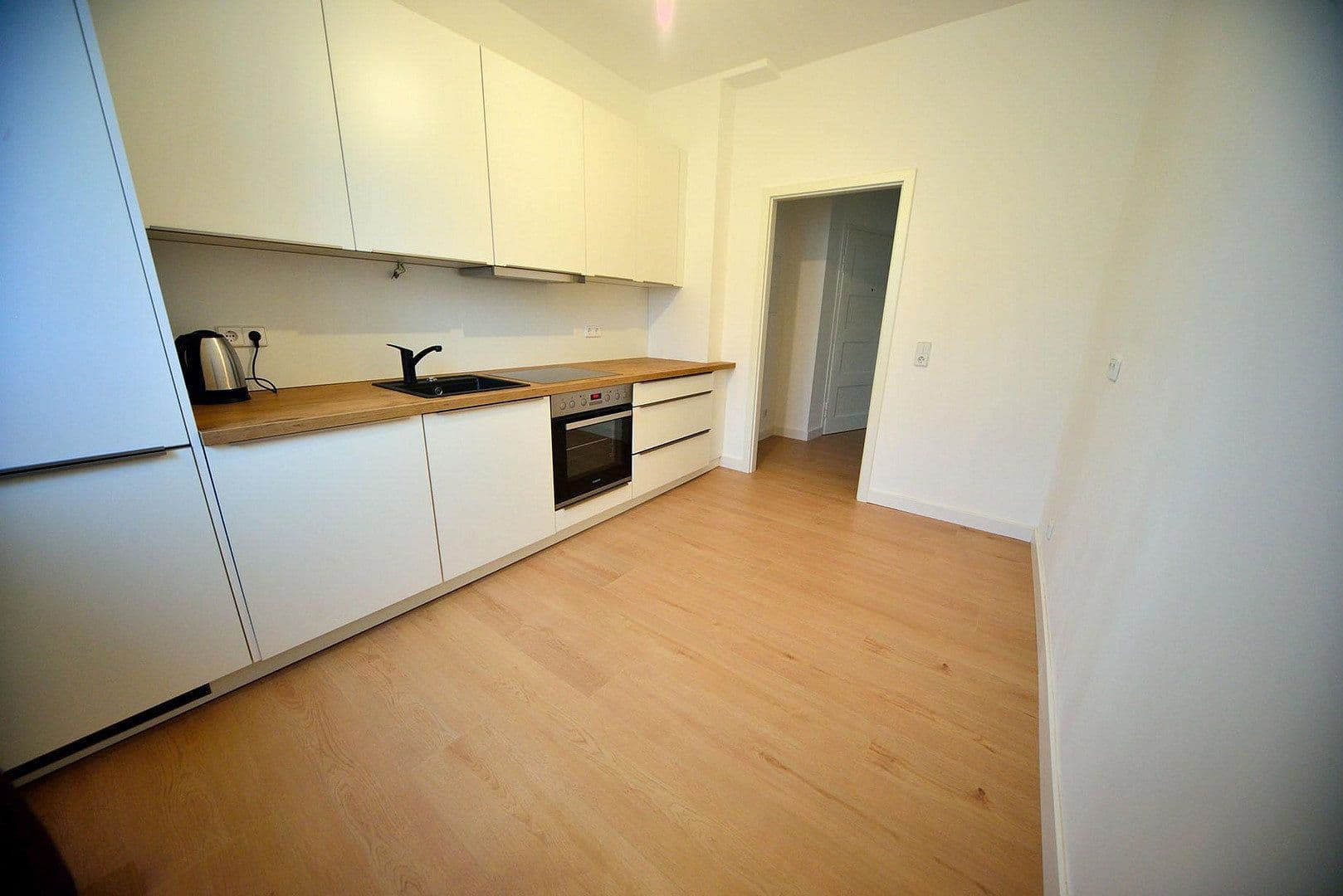 Prodej bytu 2+1 54 m², Schöneicher Straße, Berlin, Berlín Prodej bytu 2+1 54 m², Schöneicher Straße, Berlin, Berlín