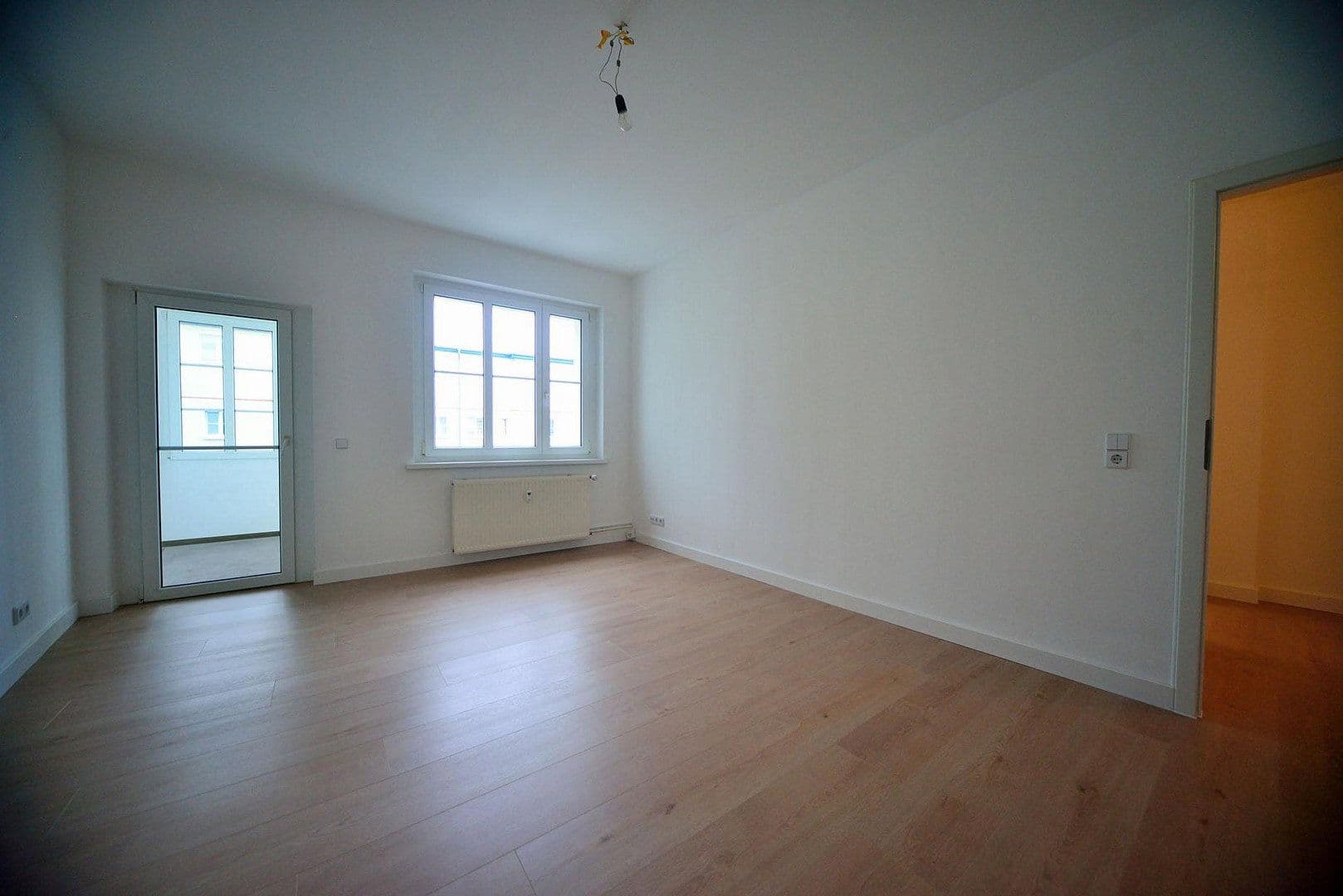 Prodej bytu 2+1 54 m², Schöneicher Straße, Berlin, Berlín Prodej bytu 2+1 54 m², Schöneicher Straße, Berlin, Berlín