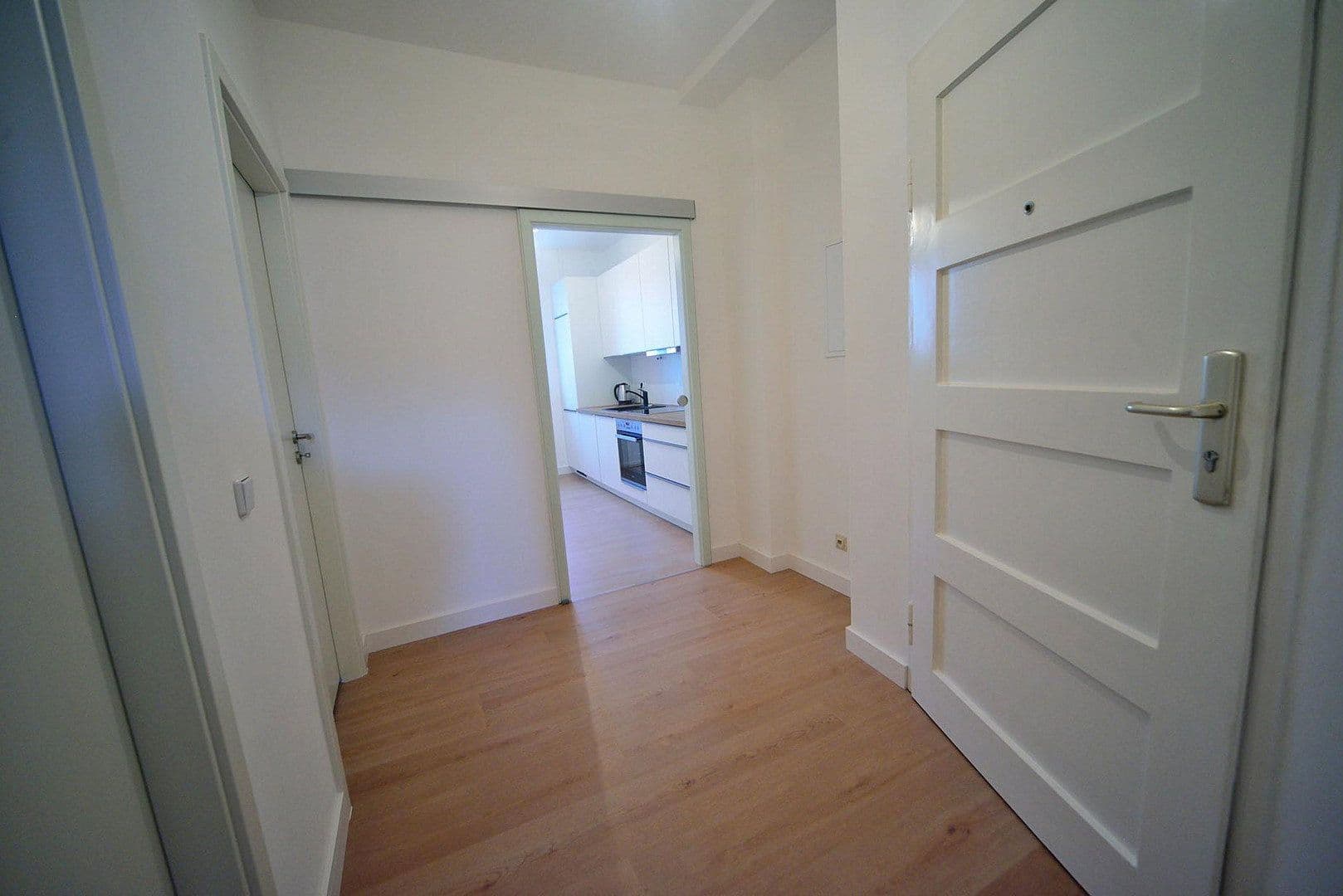 Prodej bytu 2+1 54 m², Schöneicher Straße, Berlin, Berlín Prodej bytu 2+1 54 m², Schöneicher Straße, Berlin, Berlín