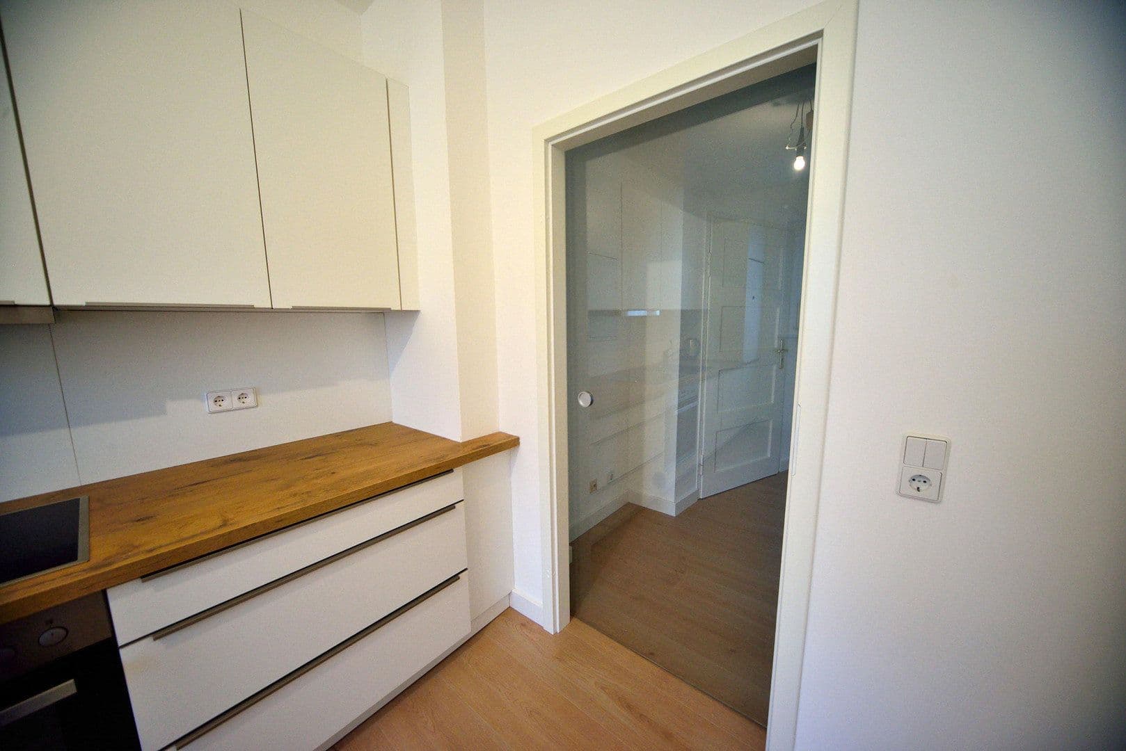 Prodej bytu 2+1 54 m², Schöneicher Straße, Berlin, Berlín Prodej bytu 2+1 54 m², Schöneicher Straße, Berlin, Berlín