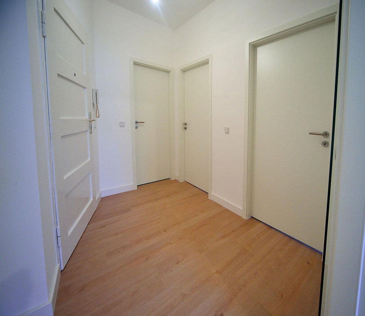 Prodej bytu 2+1 54 m², Schöneicher Straße, Berlin, Berlín Prodej bytu 2+1 54 m², Schöneicher Straße, Berlin, Berlín