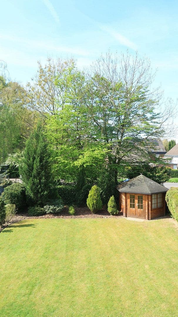 Prodej domu 113 m², pozemek 435 m², Leverkusen, Severní Porýní-Vestfálsko Prodej domu 113 m², pozemek 435 m², Leverkusen, Severní Porýní-Vestfálsko