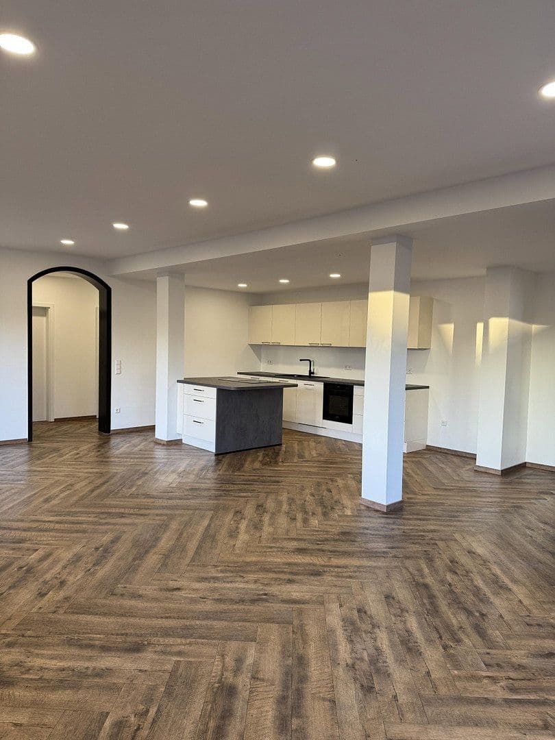 Pronájem bytu 4+1 100 m², Bahnhofstraße 1, Bingen, Bádensko-Württembersko Pronájem bytu 4+1 100 m², Bahnhofstraße 1, Bingen, Bádensko-Württembersko