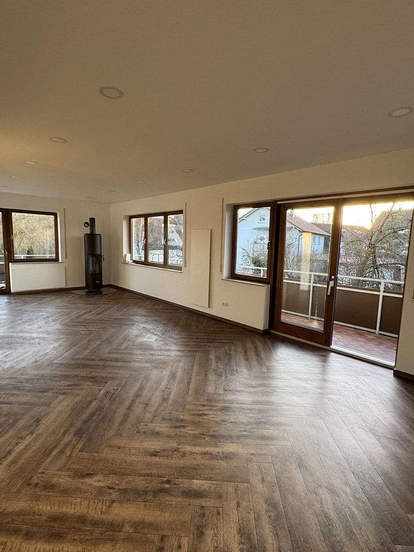 Pronájem bytu 4+1 100 m², Bahnhofstraße 1, Bingen, Bádensko-Württembersko Pronájem bytu 4+1 100 m², Bahnhofstraße 1, Bingen, Bádensko-Württembersko