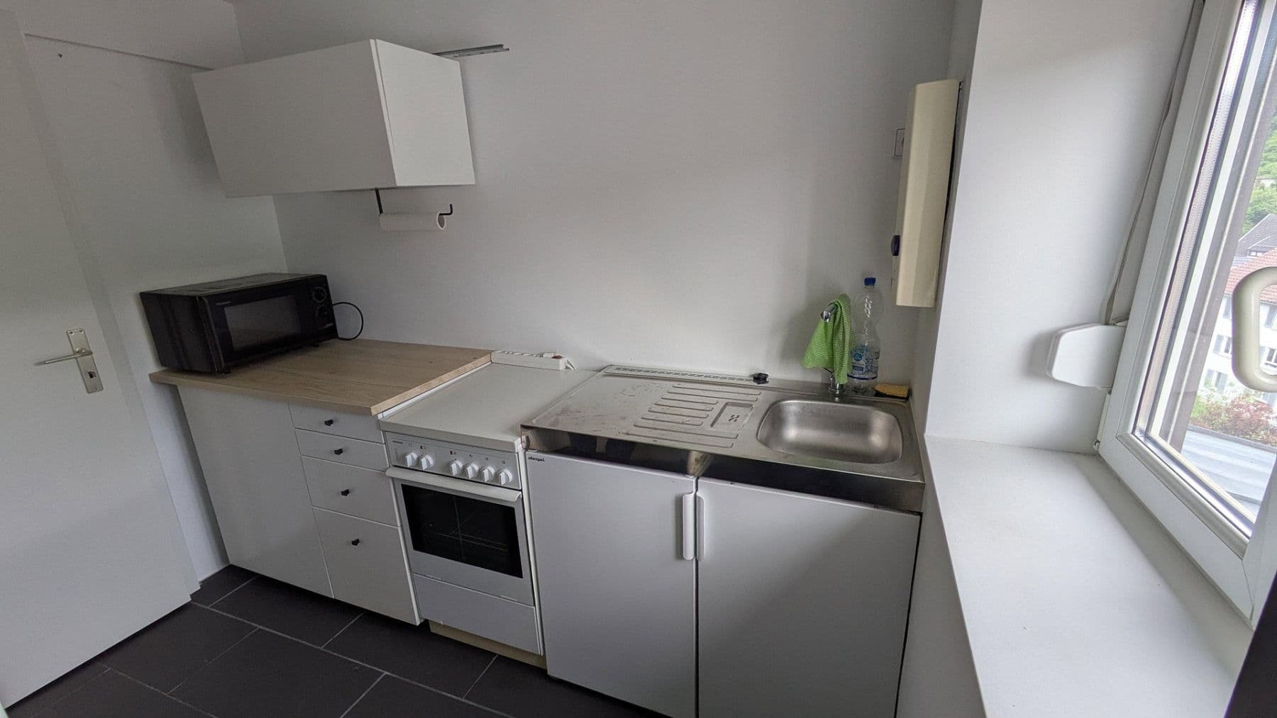 Pronájem bytu 2+1 30 m², Rohrackerstraße 317, Stuttgart, Bádensko-Württembersko Pronájem bytu 2+1 30 m², Rohrackerstraße 317, Stuttgart, Bádensko-Württembersko