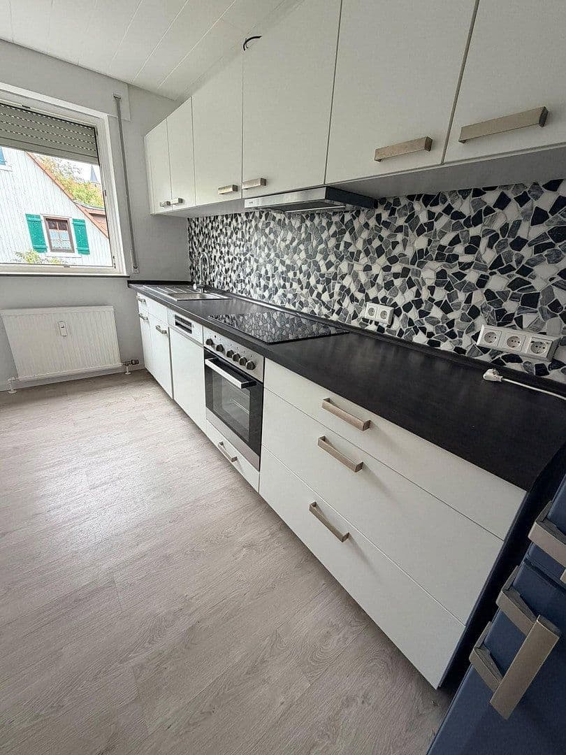 Pronájem bytu 3+1 70 m², Schillerstr.6, Weinsberg, Bádensko-Württembersko Pronájem bytu 3+1 70 m², Schillerstr.6, Weinsberg, Bádensko-Württembersko