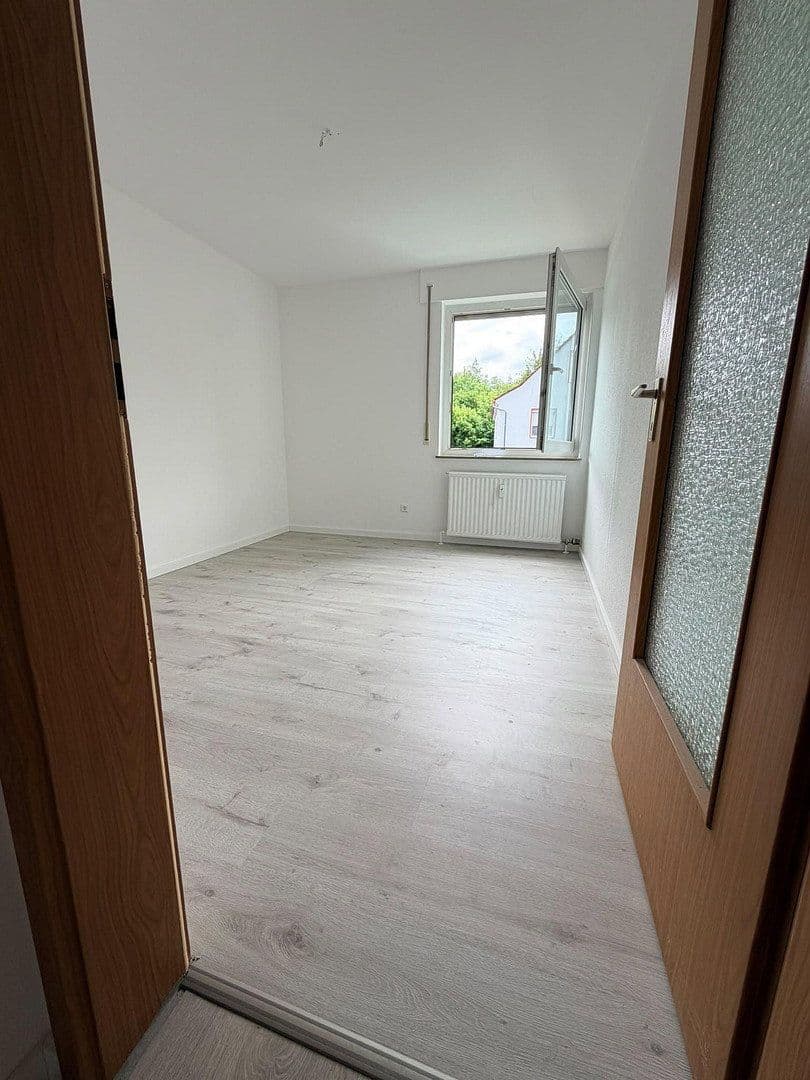Pronájem bytu 3+1 70 m², Schillerstr.6, Weinsberg, Bádensko-Württembersko Pronájem bytu 3+1 70 m², Schillerstr.6, Weinsberg, Bádensko-Württembersko