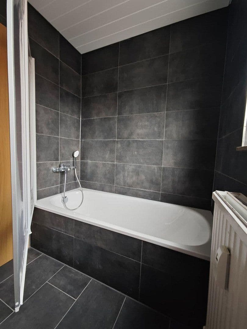 Pronájem bytu 3+1 70 m², Schillerstr.6, Weinsberg, Bádensko-Württembersko Pronájem bytu 3+1 70 m², Schillerstr.6, Weinsberg, Bádensko-Württembersko