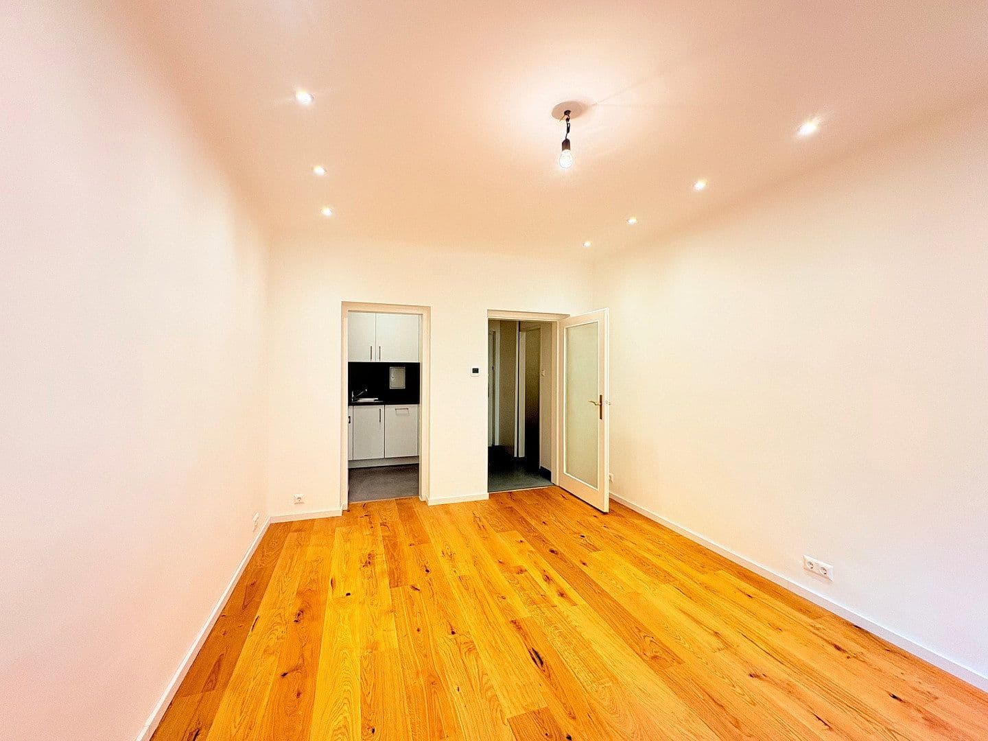 Pronájem bytu 1+1 26 m², Pötzleinsdorfer Straße 194, Wien, Wien Pronájem bytu 1+1 26 m², Pötzleinsdorfer Straße 194, Wien, Wien
