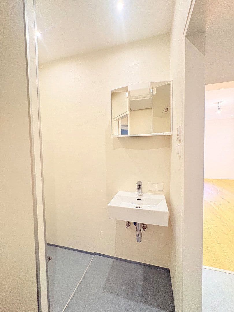 Pronájem bytu 1+1 26 m², Pötzleinsdorfer Straße 194, Wien, Wien Pronájem bytu 1+1 26 m², Pötzleinsdorfer Straße 194, Wien, Wien